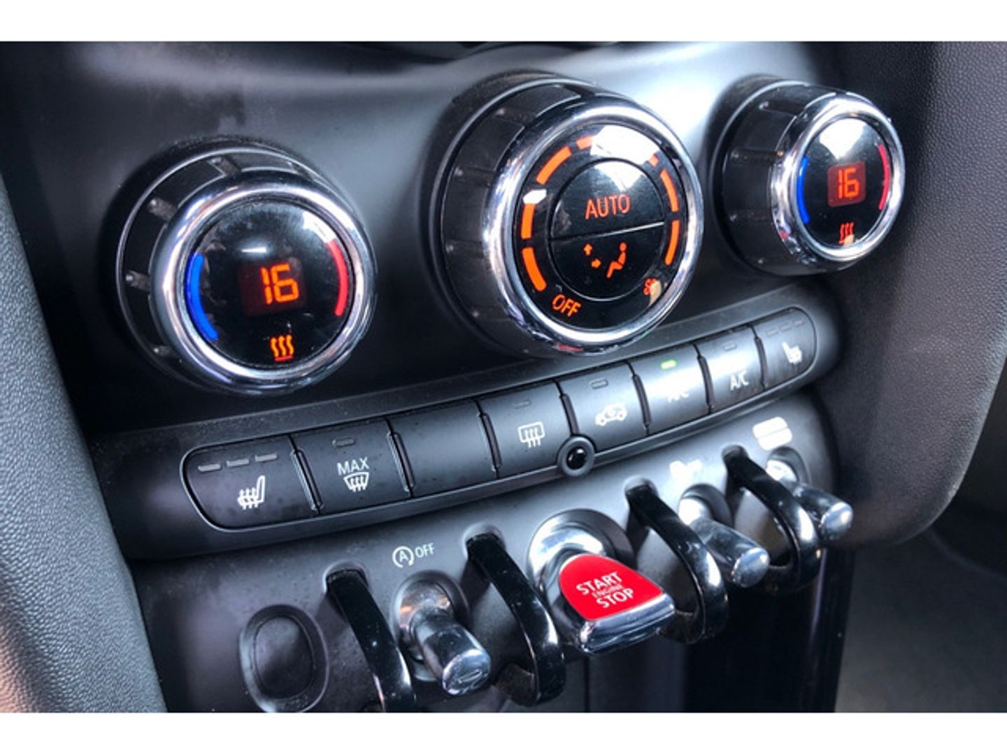 MINI MINI Cabrio Cooper 100 kW (136 CV)