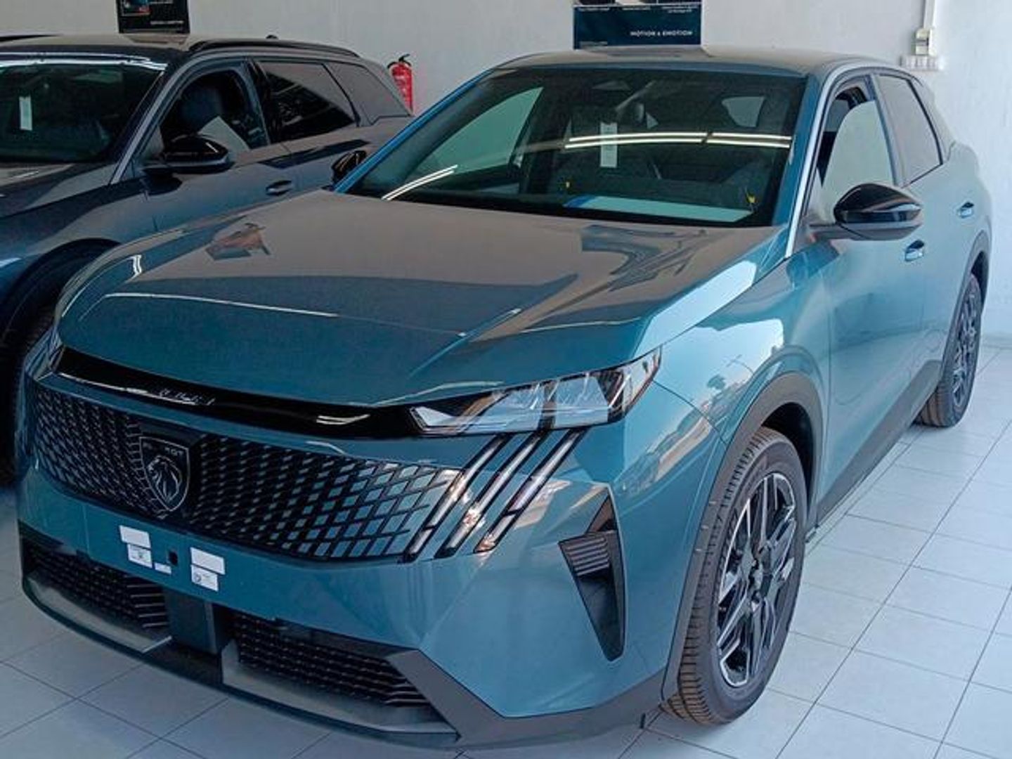 Peugeot 3008 Hybrid 145 Allure eDCS6 107 kW (145 CV) Azul SUV