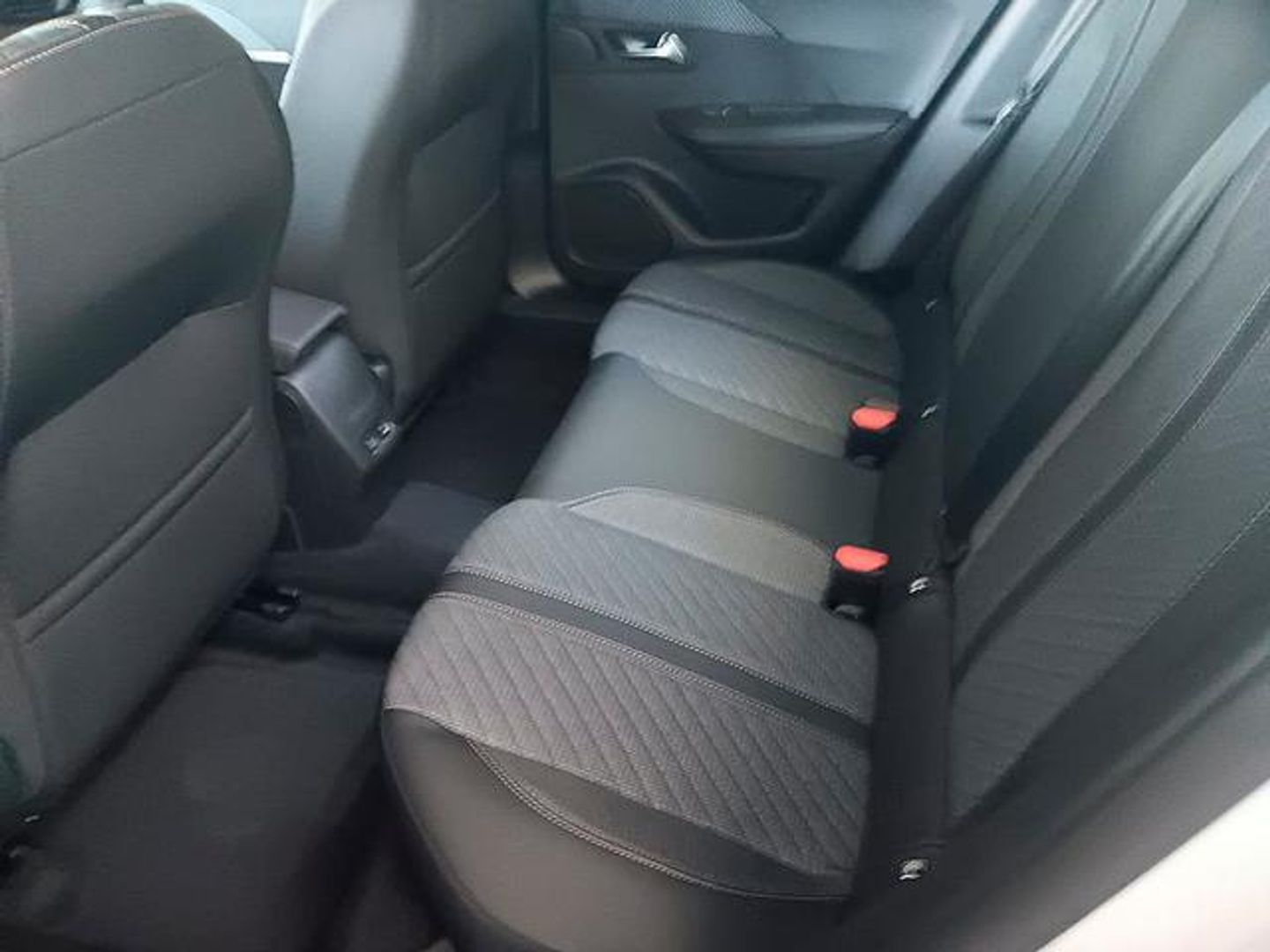 Peugeot 2008 PureTech 100 S&S Allure 75 kW (100 CV)