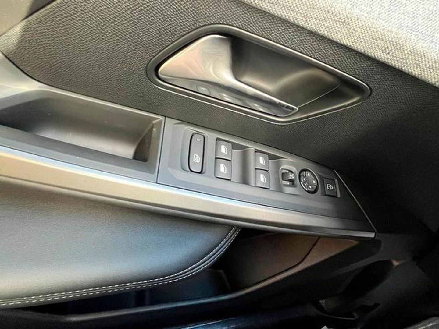 Peugeot 3008 Hybrid 145 Allure eDCS6 107 kW (145 CV)