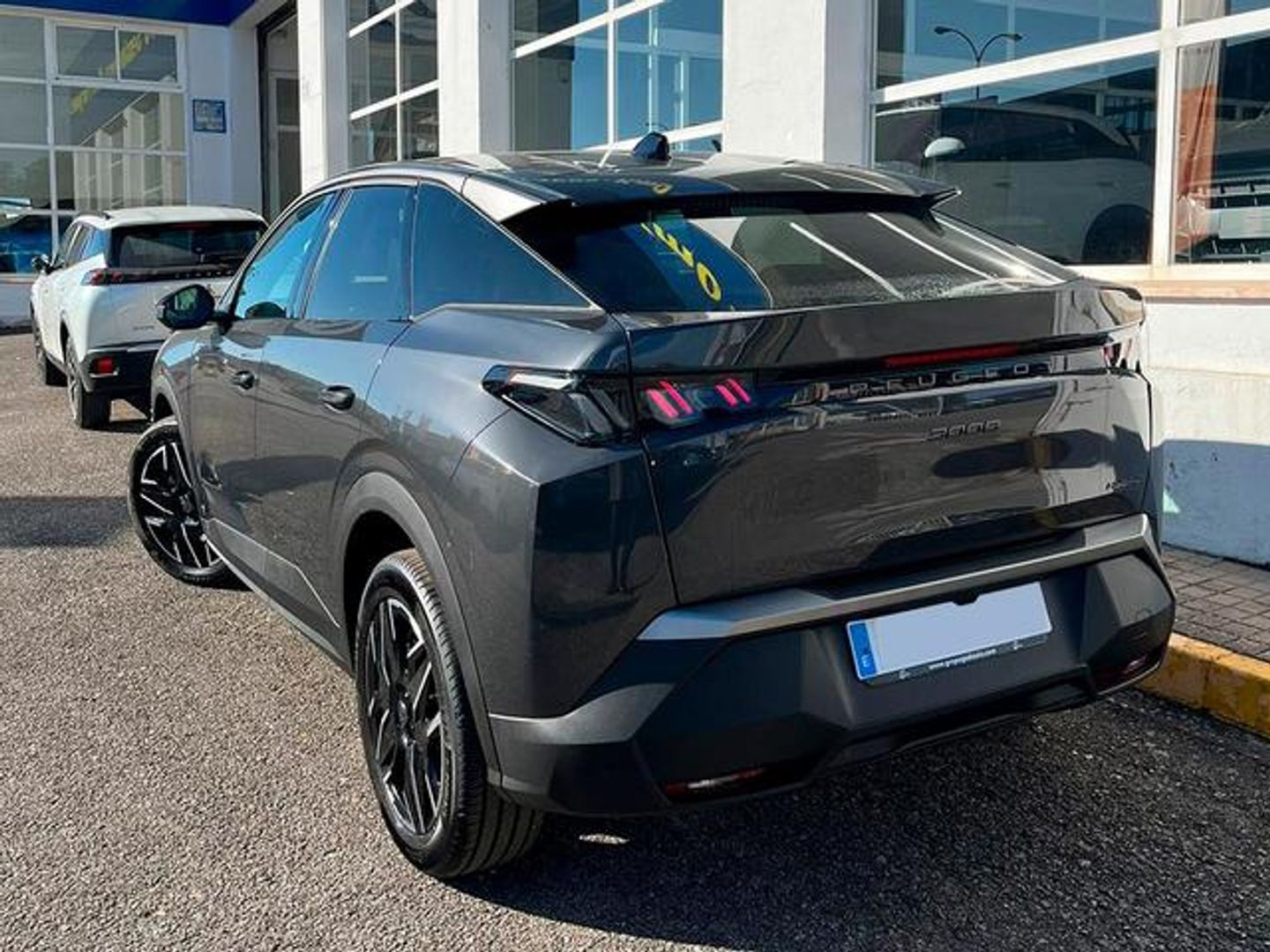 Peugeot 3008 Hybrid 145 Allure eDCS6 107 kW (145 CV)