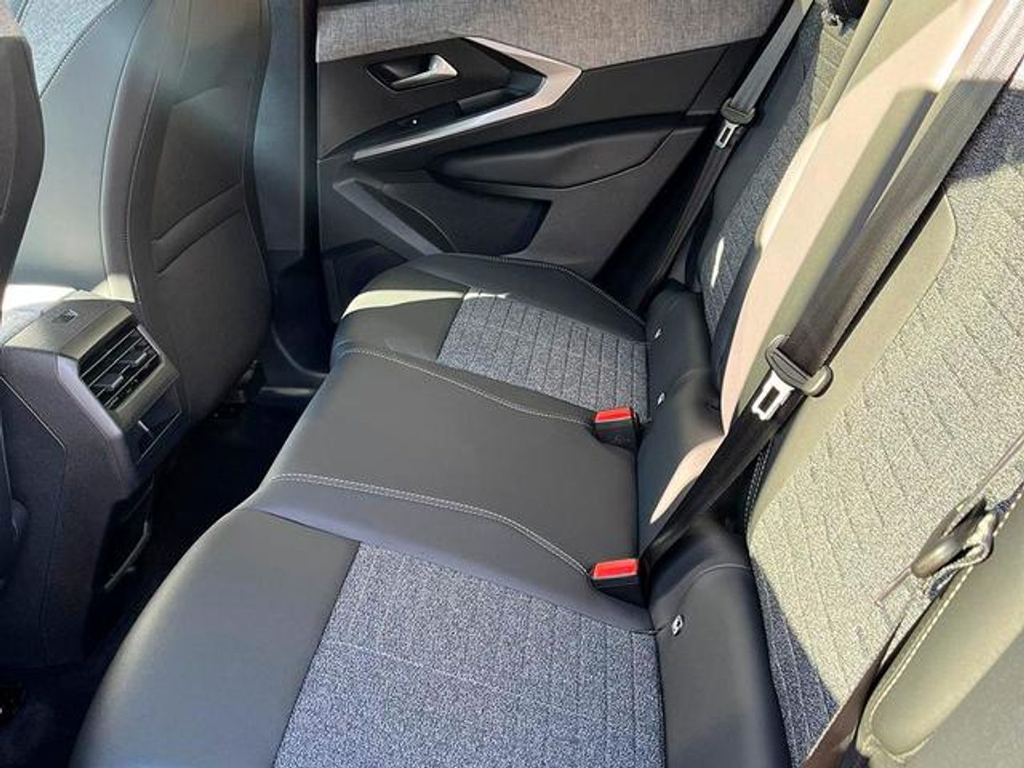 Peugeot 3008 Hybrid 145 Allure eDCS6 107 kW (145 CV)