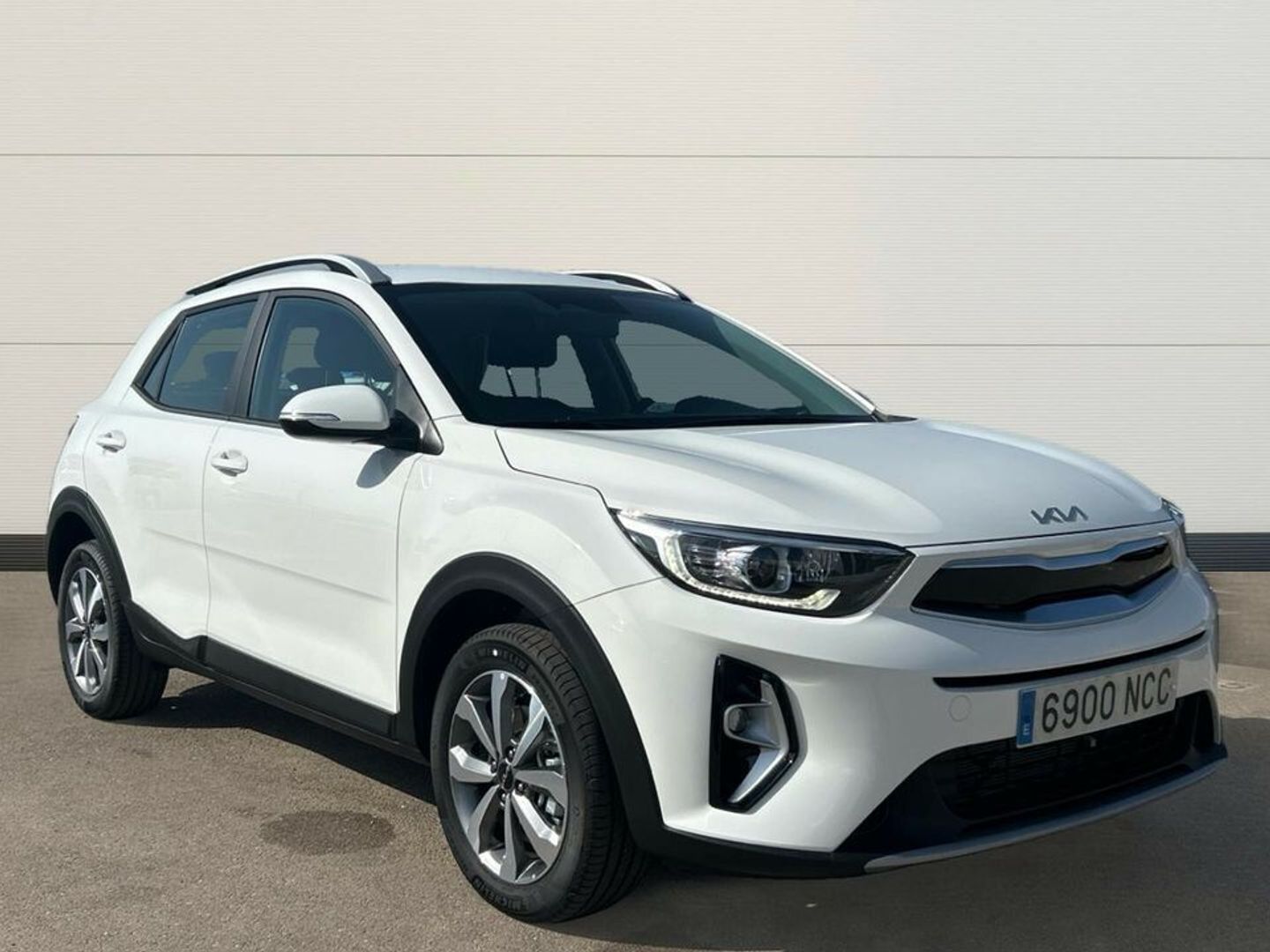 Kia Stonic 1.0 T-GDi MHEV Business 74 kW (100 CV) Blanco SUV