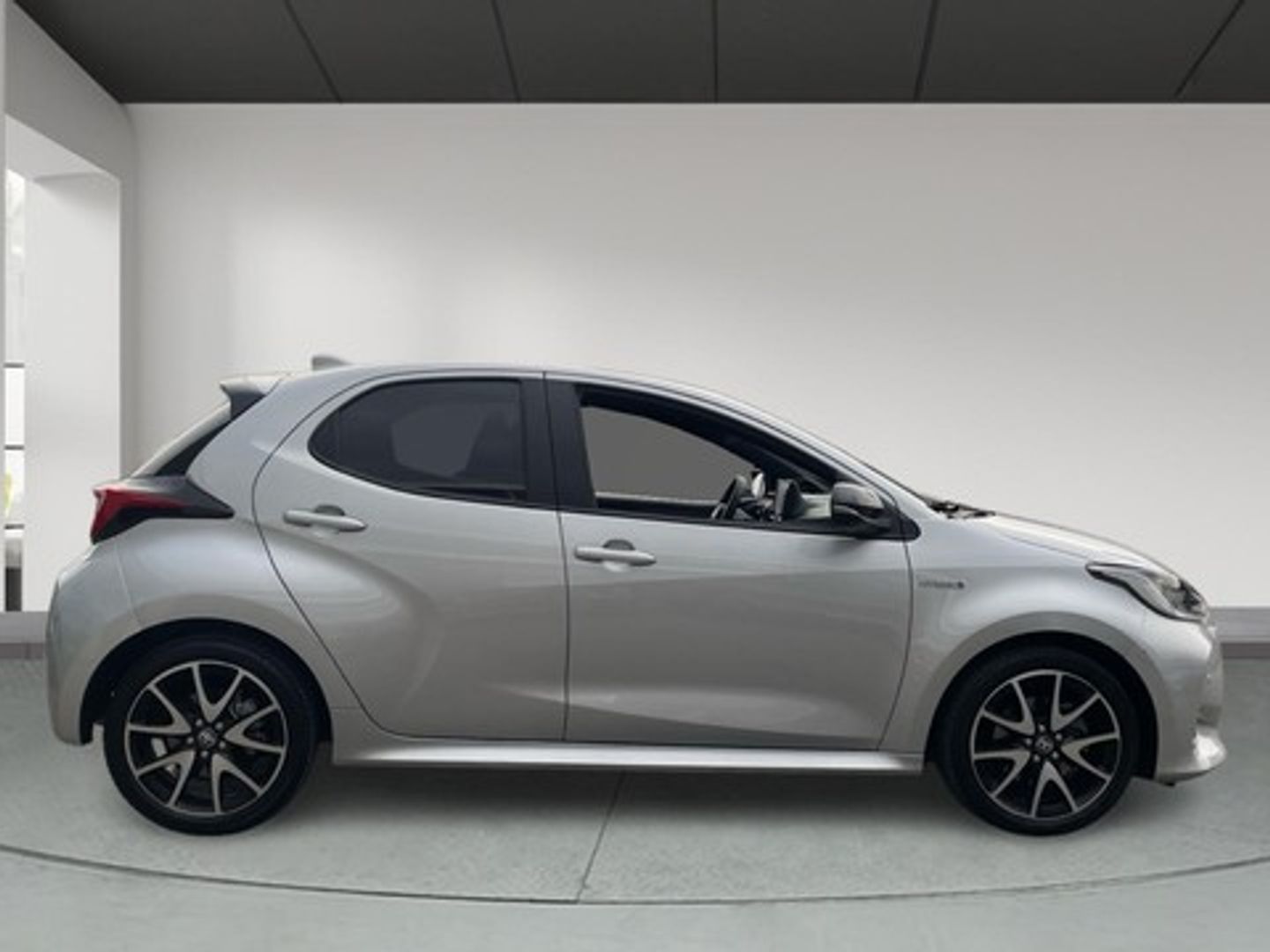Toyota Yaris 1.5 120H Style Plus 85 kW (116 CV)