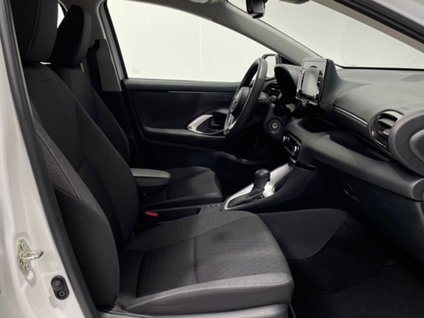 Toyota Yaris 120H Business Plus 85 kW (116 CV)