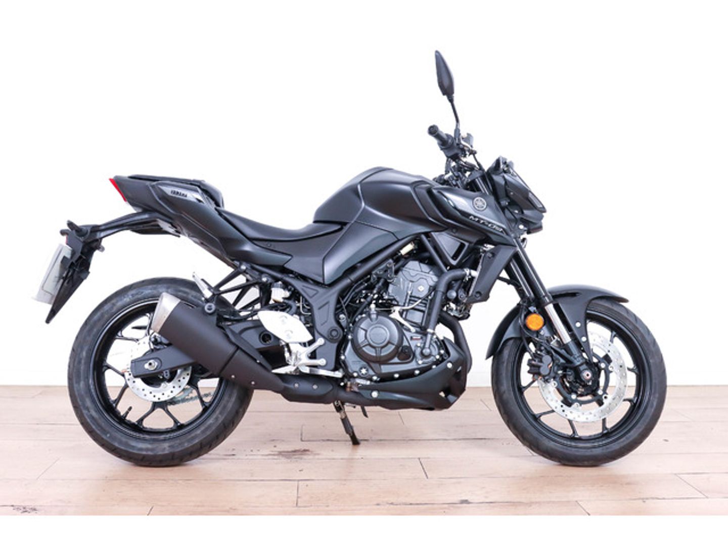 Yamaha MT -03 Negro Motorcycle