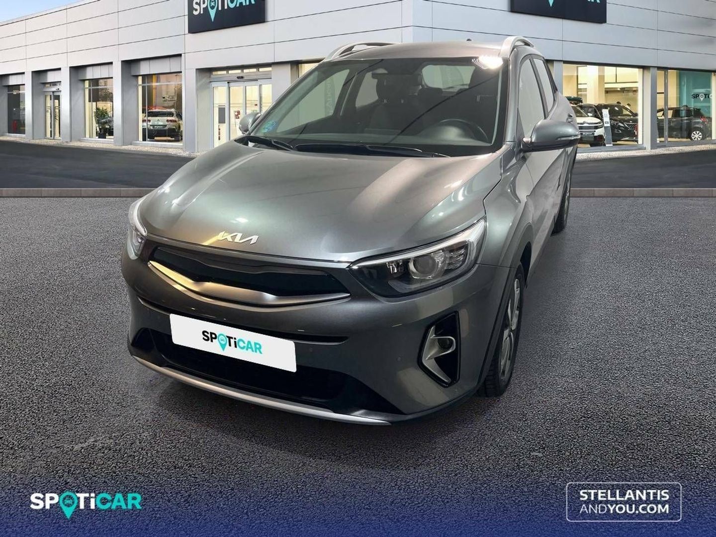 Kia Stonic 1.0 T-GDi MHEV Drive 74 kW (100 CV) Gris Plata SUV