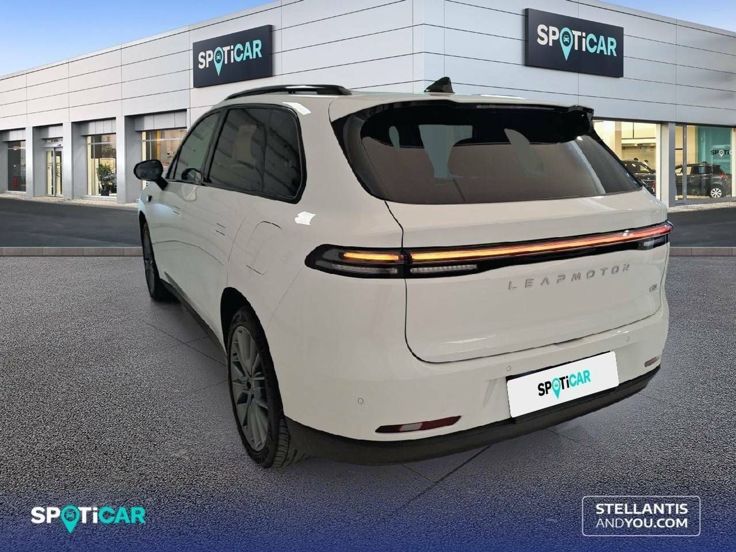 Leapmotor C10 Design REEV 28.4 kWh Auto 158 kW (215 CV)