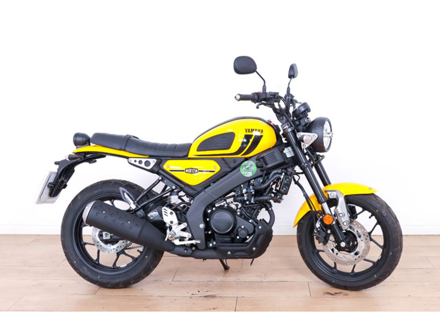 Yamaha XSR 125 Amarillo Motorcycle