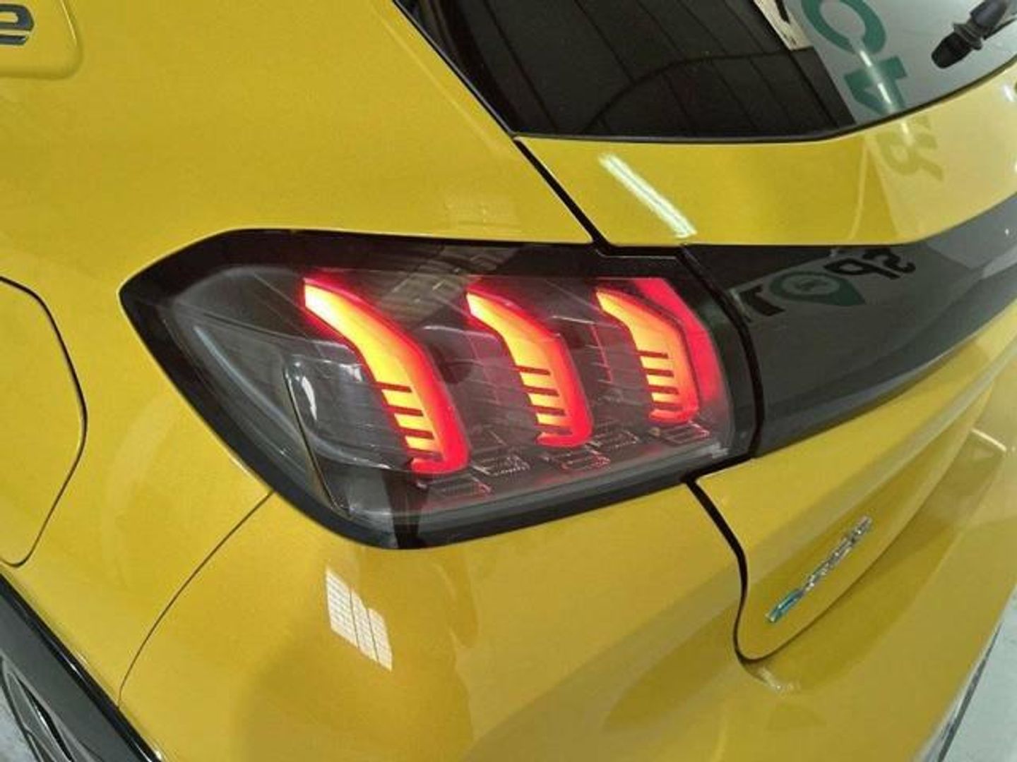 Peugeot e-208 GT Line Eléctrico 100 kW (136 CV)