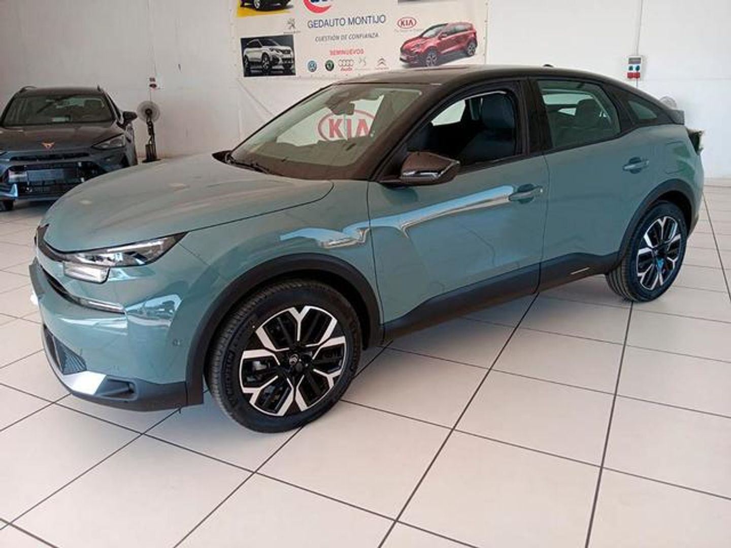 Citroen C4 Hybrid 145  Business Edition e-DCS6 07 kW (145 CV)