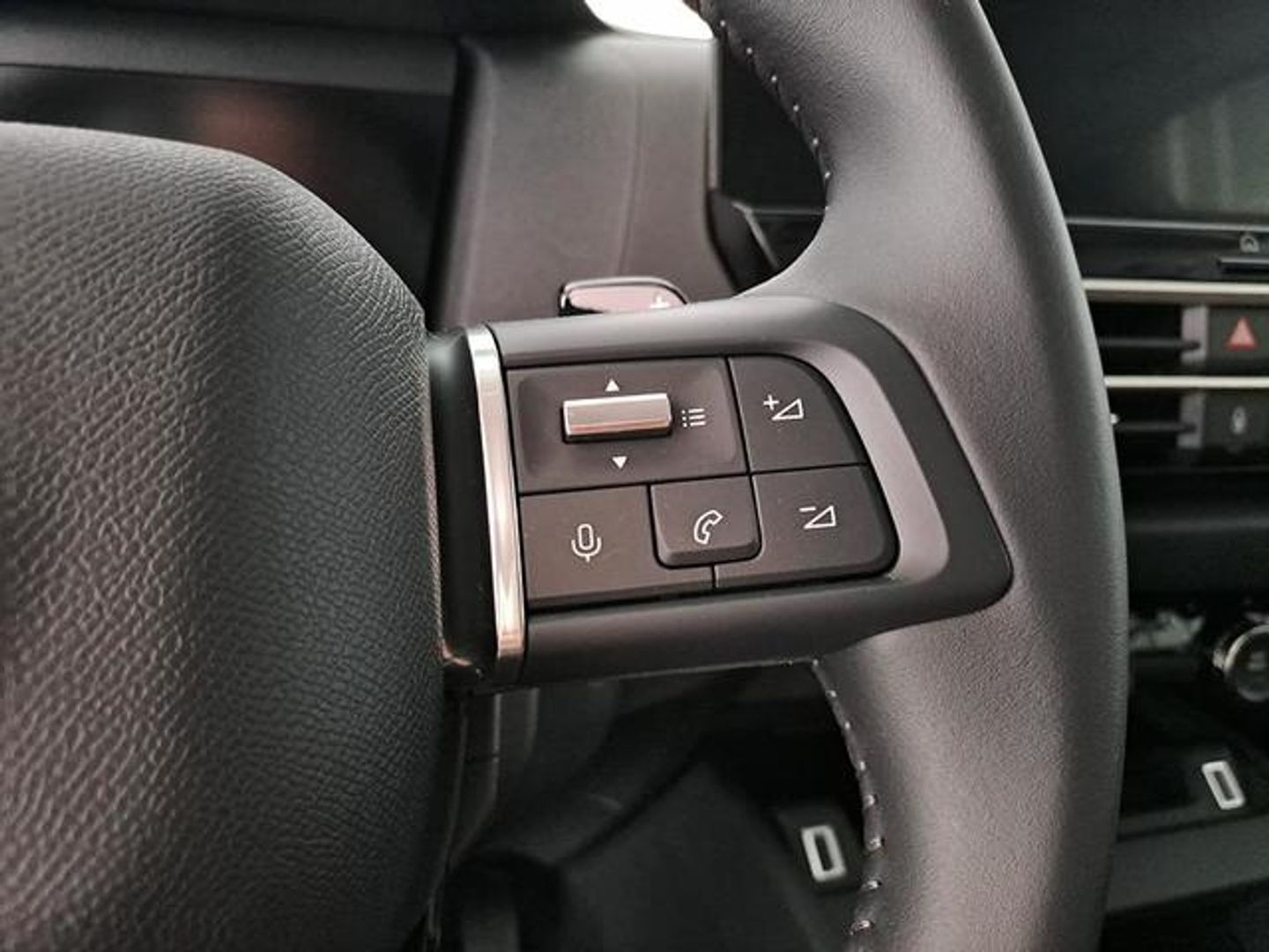 Citroen C4 Hybrid 145 Plus e-DCS6 107 kW (145 CV)