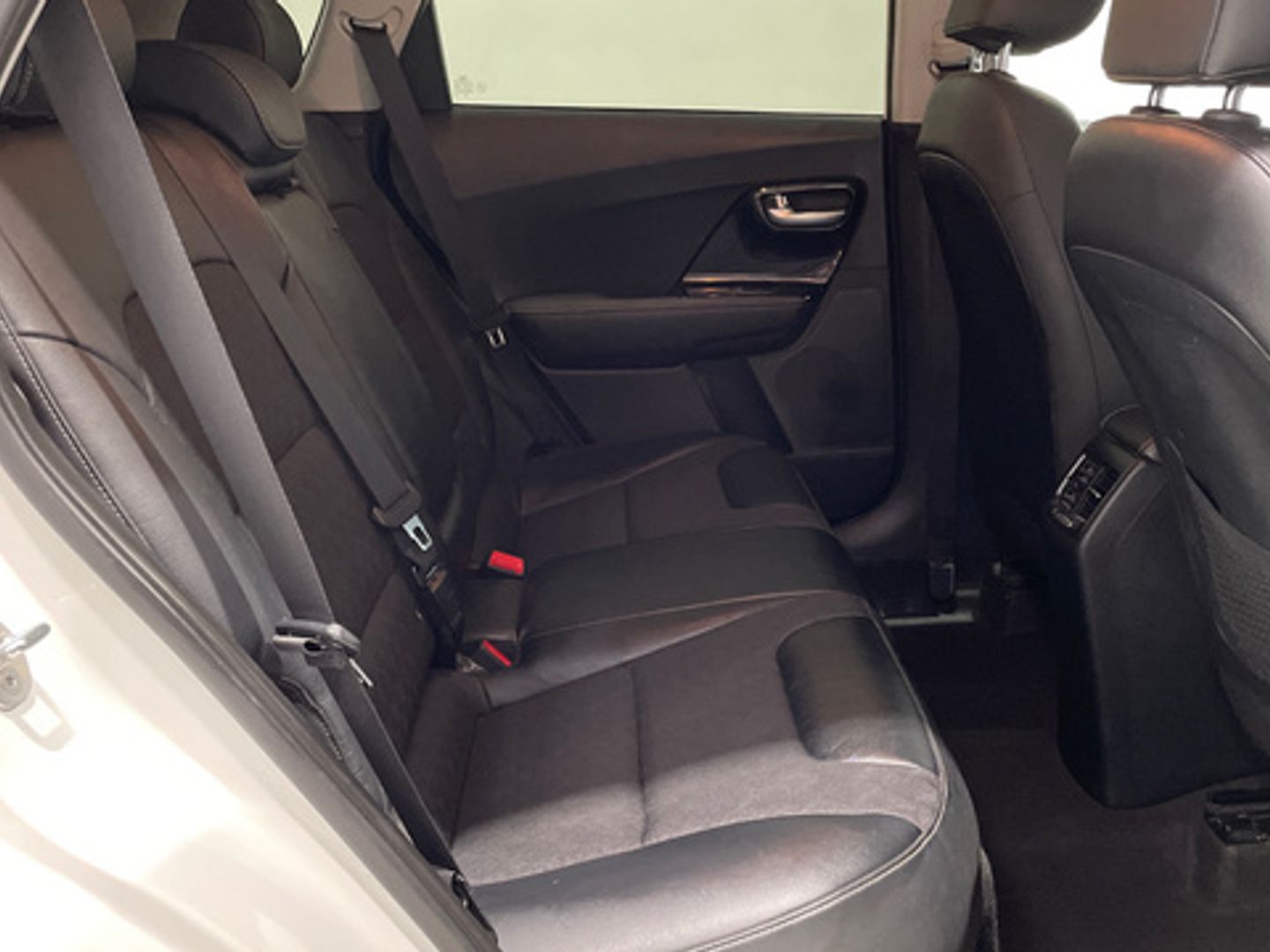 Kia Niro 1.6 GDi HEV Híbrido Drive 104 kW (141 CV)