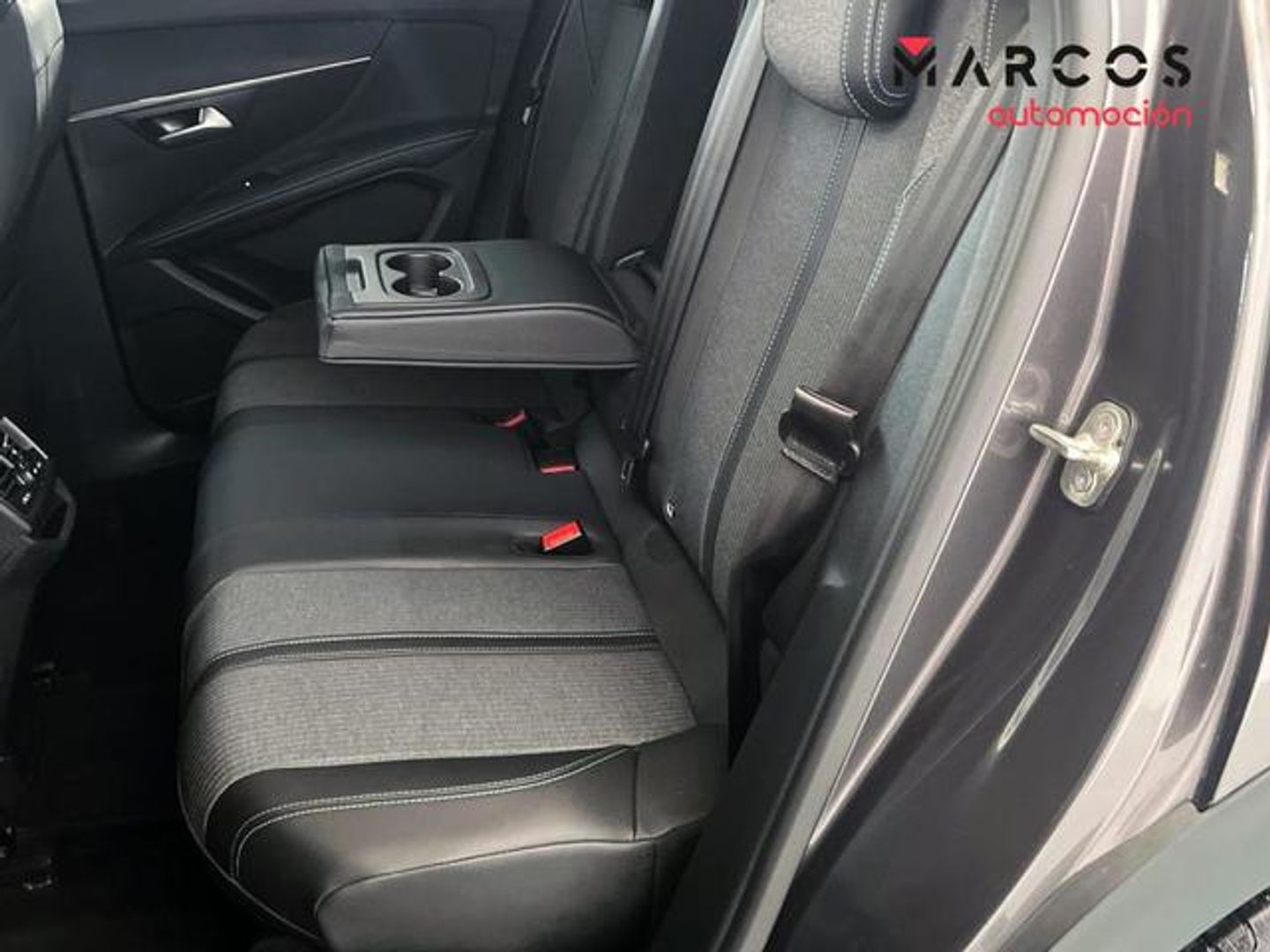 Peugeot 3008 Hybrid 136 Allure Pack eDCS6 100 kW (136 CV)