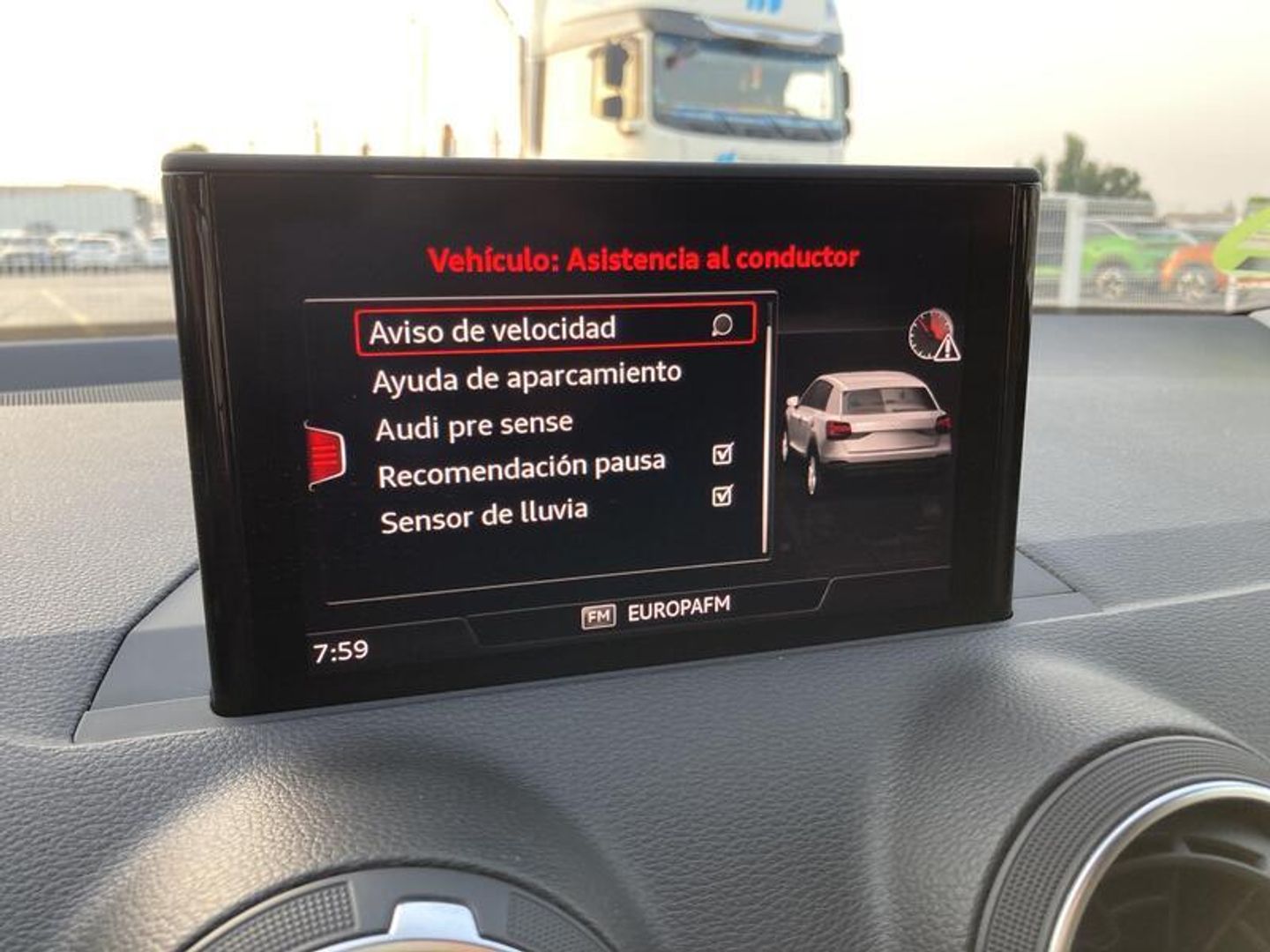 Audi Q2 design 30 TFSI 85 kW (116 CV)