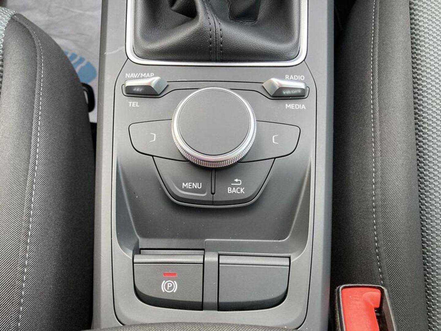 Audi Q2 design 30 TFSI 85 kW (116 CV)