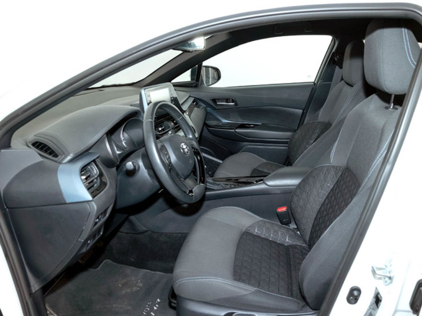 Toyota C-HR 180H Advance 135 kW (184 CV)