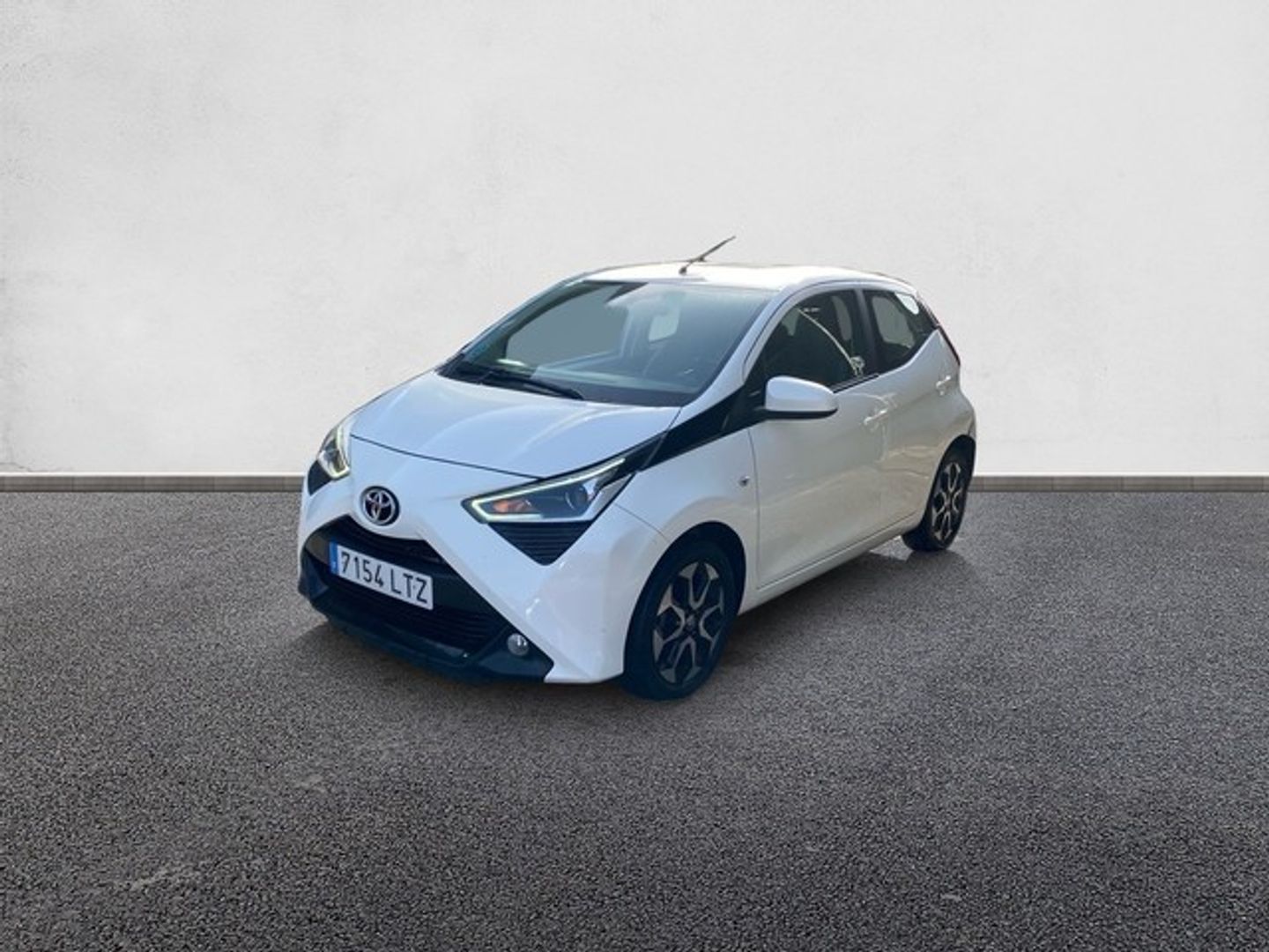 Toyota Aygo 1.0 70 x-play 53 kW (72 CV) Blanco Compact