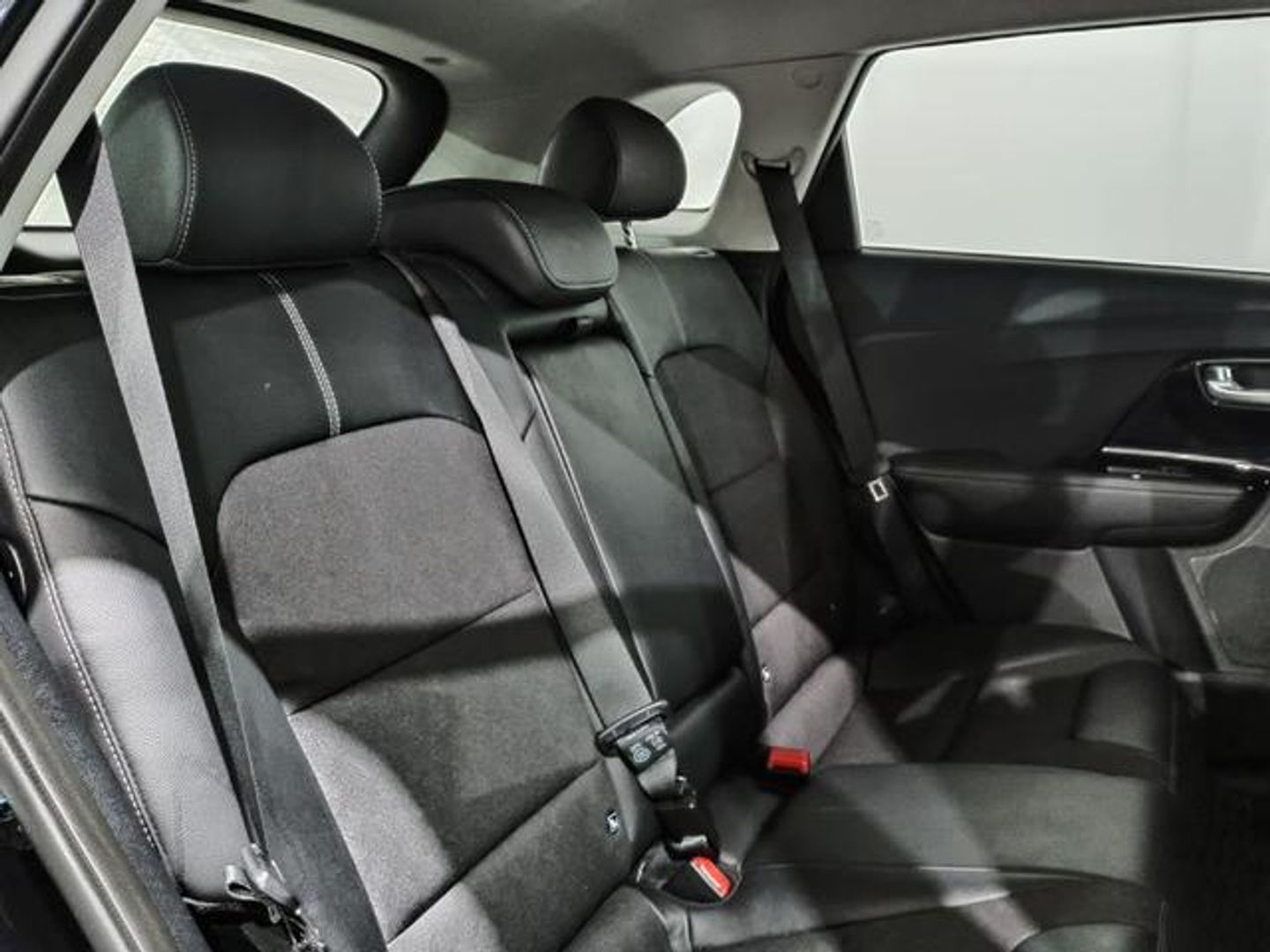 Kia Niro 1.6 GDi HEV Híbrido Drive 104 kW (141 CV)