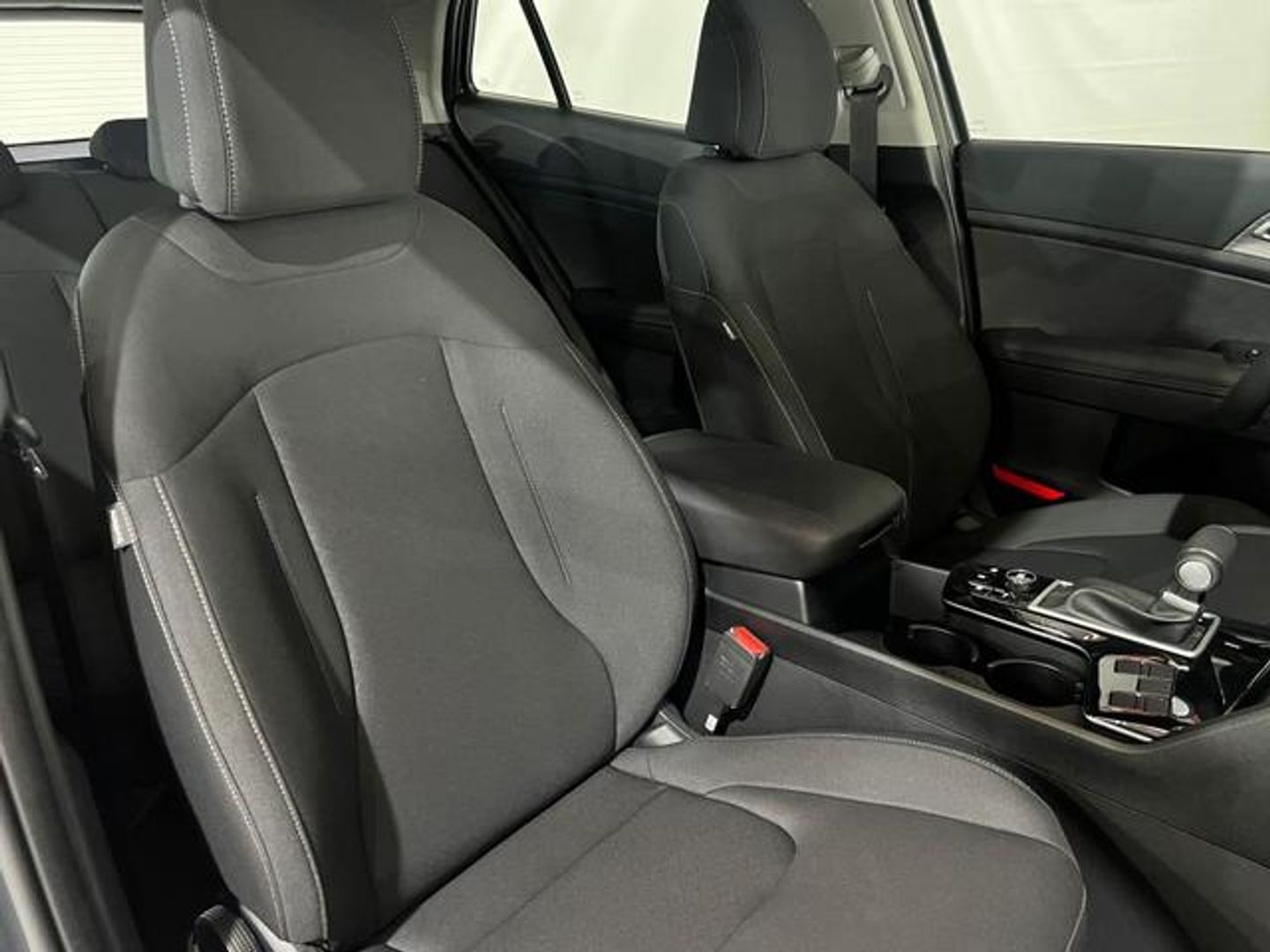 Kia Sportage 1.6 T-GDi MHEV Business 4x2 DCT 118 kW (160 CV)