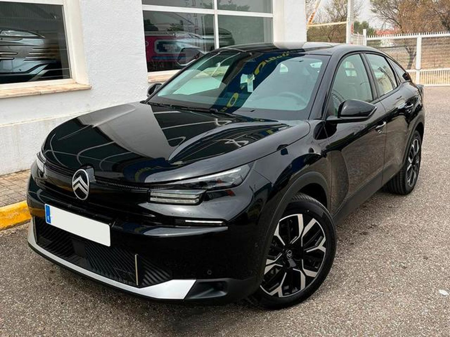 Citroen C4 Hybrid 136 e-DCS6 Business Edition 100 kW (136 CV) Negro Sedan