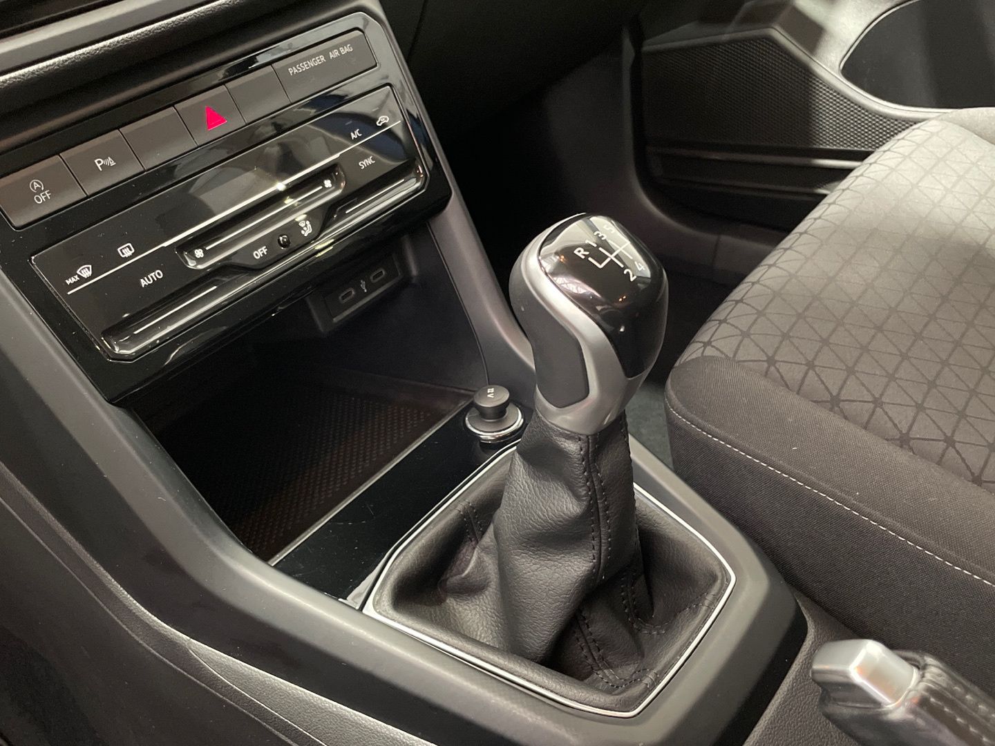Volkswagen T-Cross Advance 1.0 TSI 70 kW (95 CV)