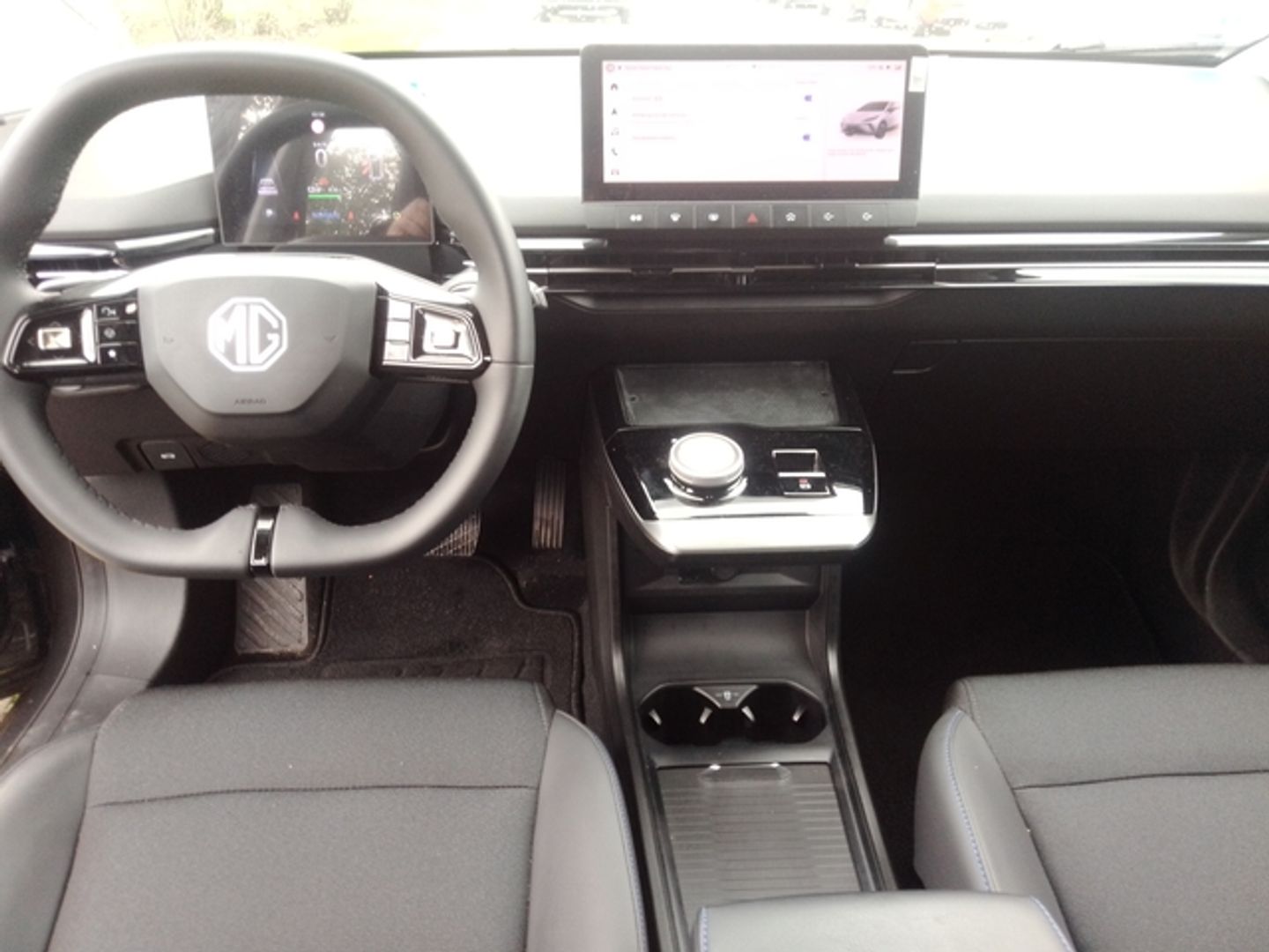 MG MG4 64kWh Luxury 150 kW (204 CV)