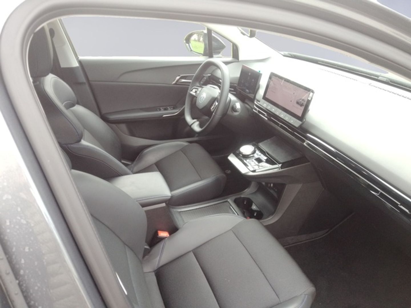 MG MG4 64kWh Luxury 150 kW (204 CV)
