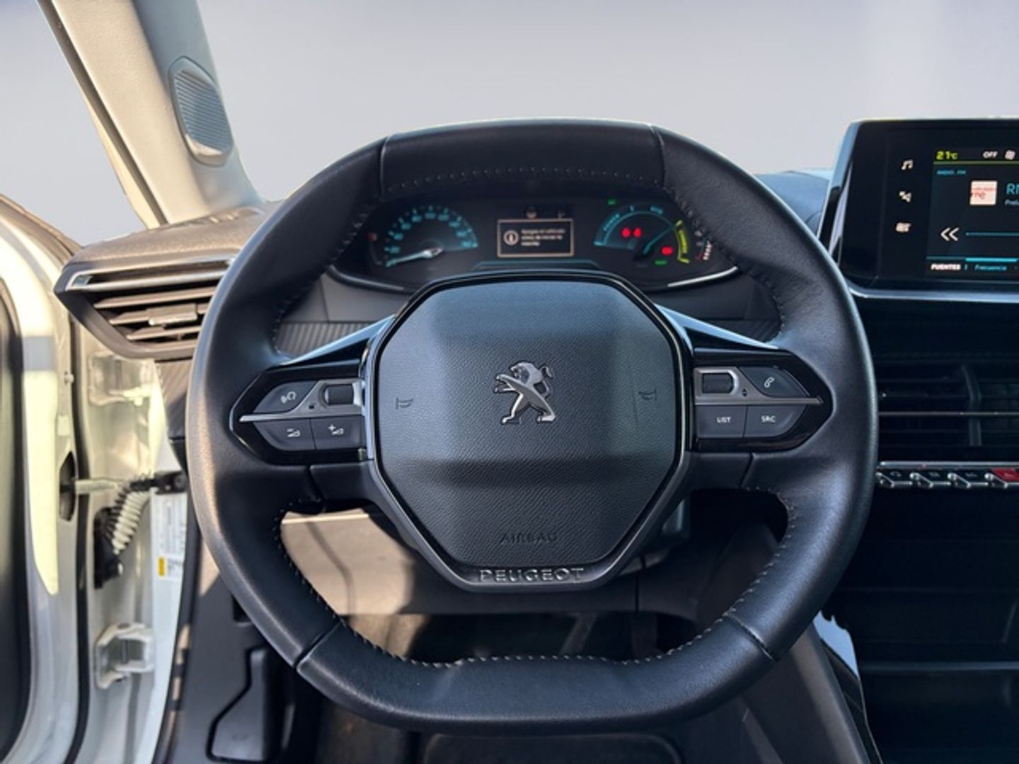 Peugeot e-2008 Eléctrico Active 100 kW (136 CV)