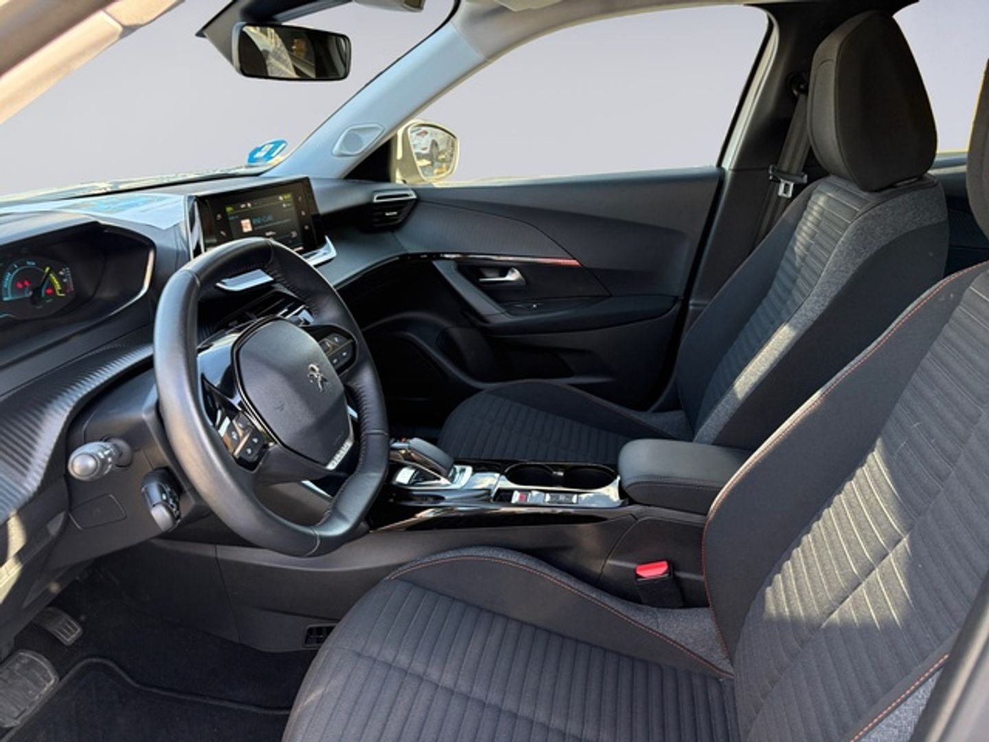 Peugeot e-2008 Eléctrico Active 100 kW (136 CV)