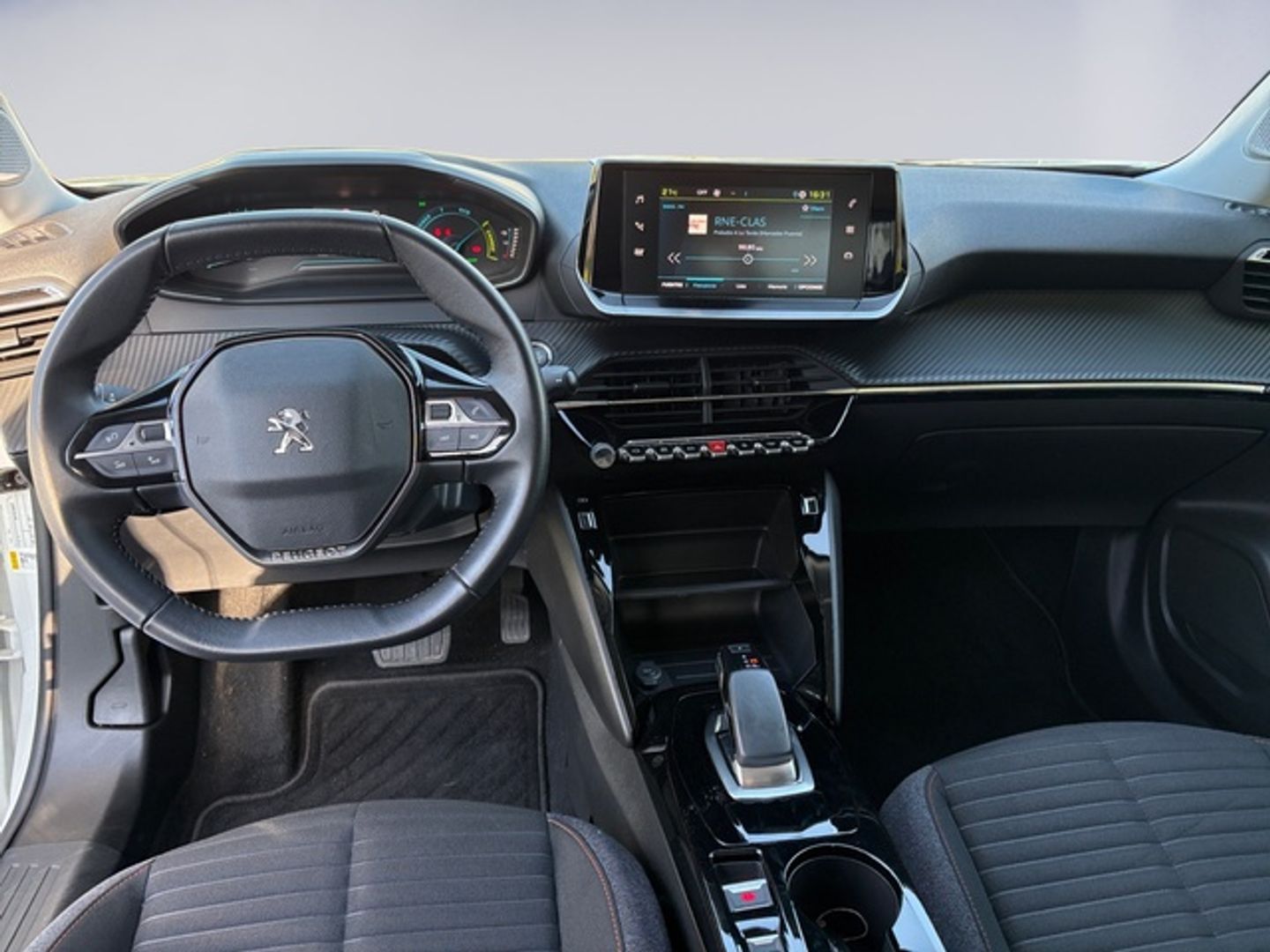 Peugeot e-2008 Eléctrico Active 100 kW (136 CV)