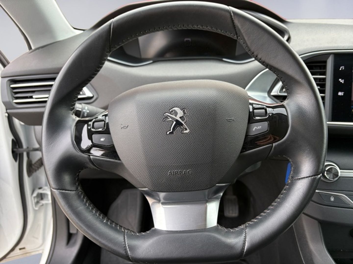 Peugeot 308 PureTech 130 S&S Active Pack 96 kW (130 CV)