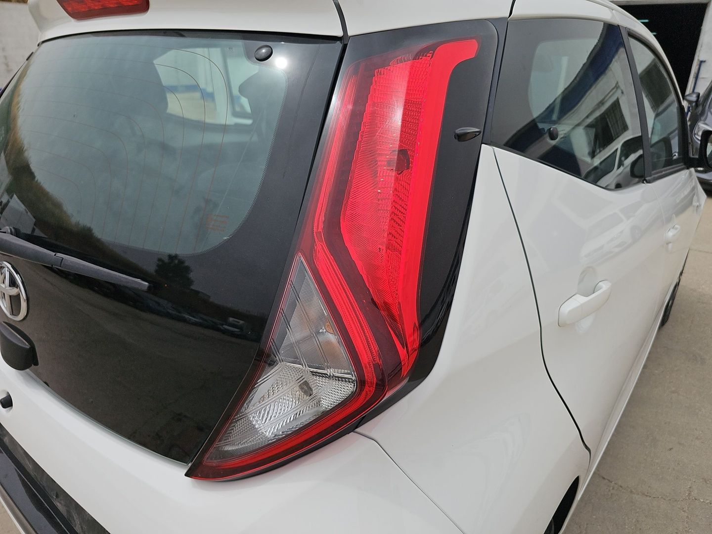 Toyota Aygo 1.0 70 x-play 53 kW (72 CV)