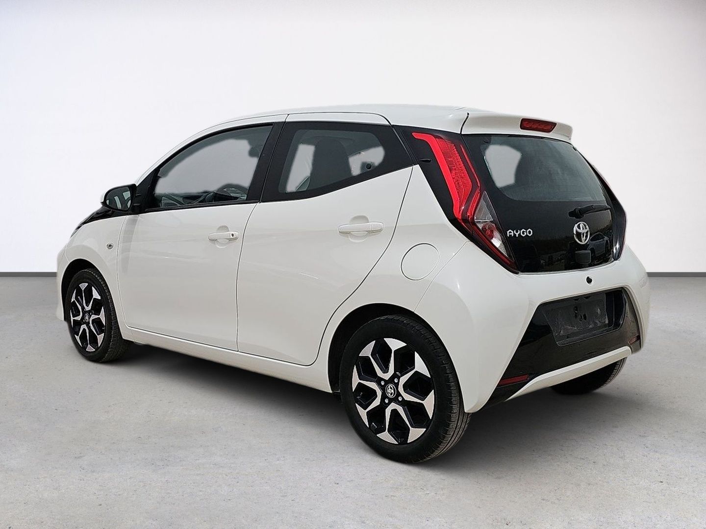 Toyota Aygo 1.0 70 x-play 53 kW (72 CV)