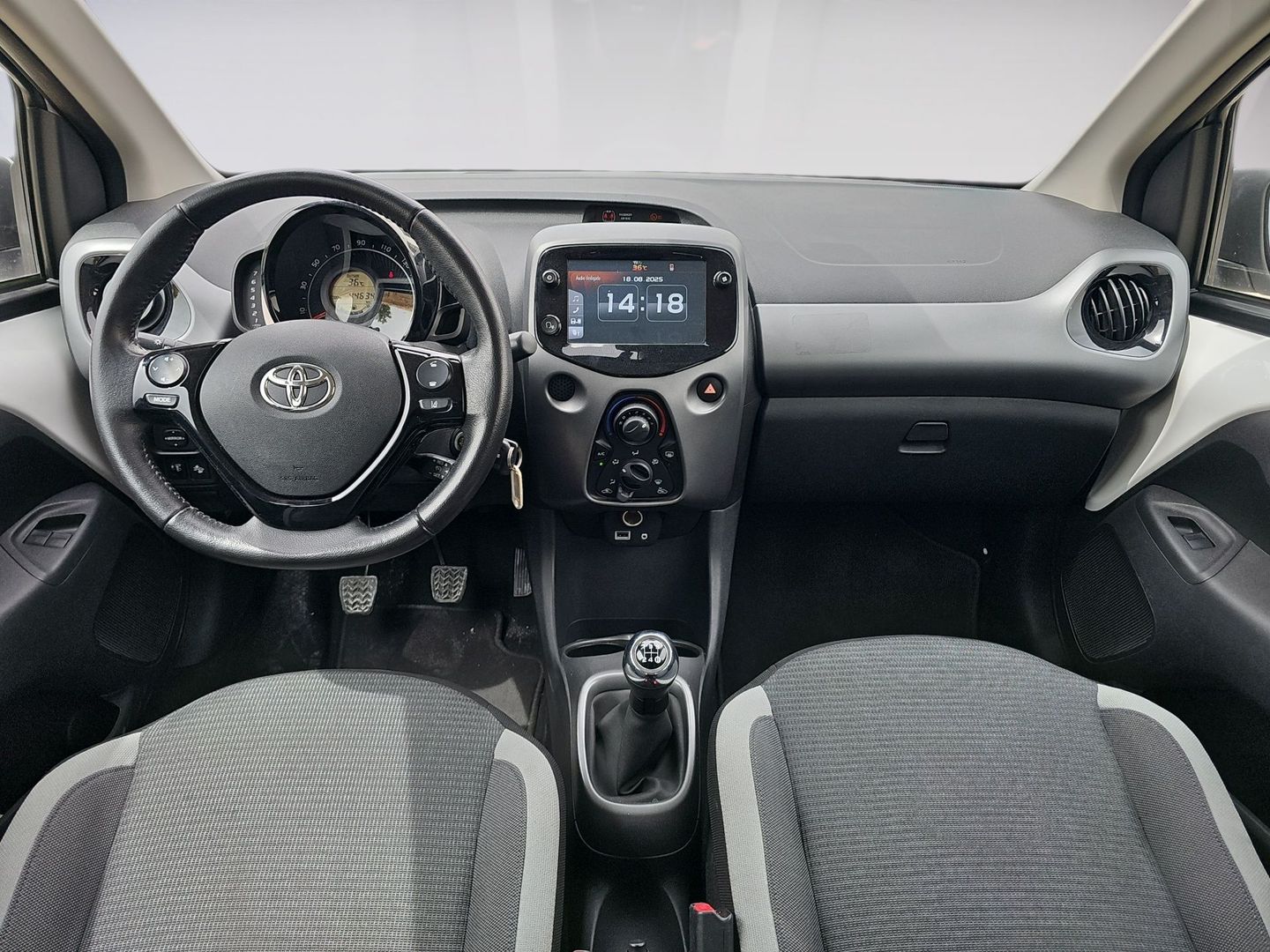 Toyota Aygo 1.0 70 x-play 53 kW (72 CV)