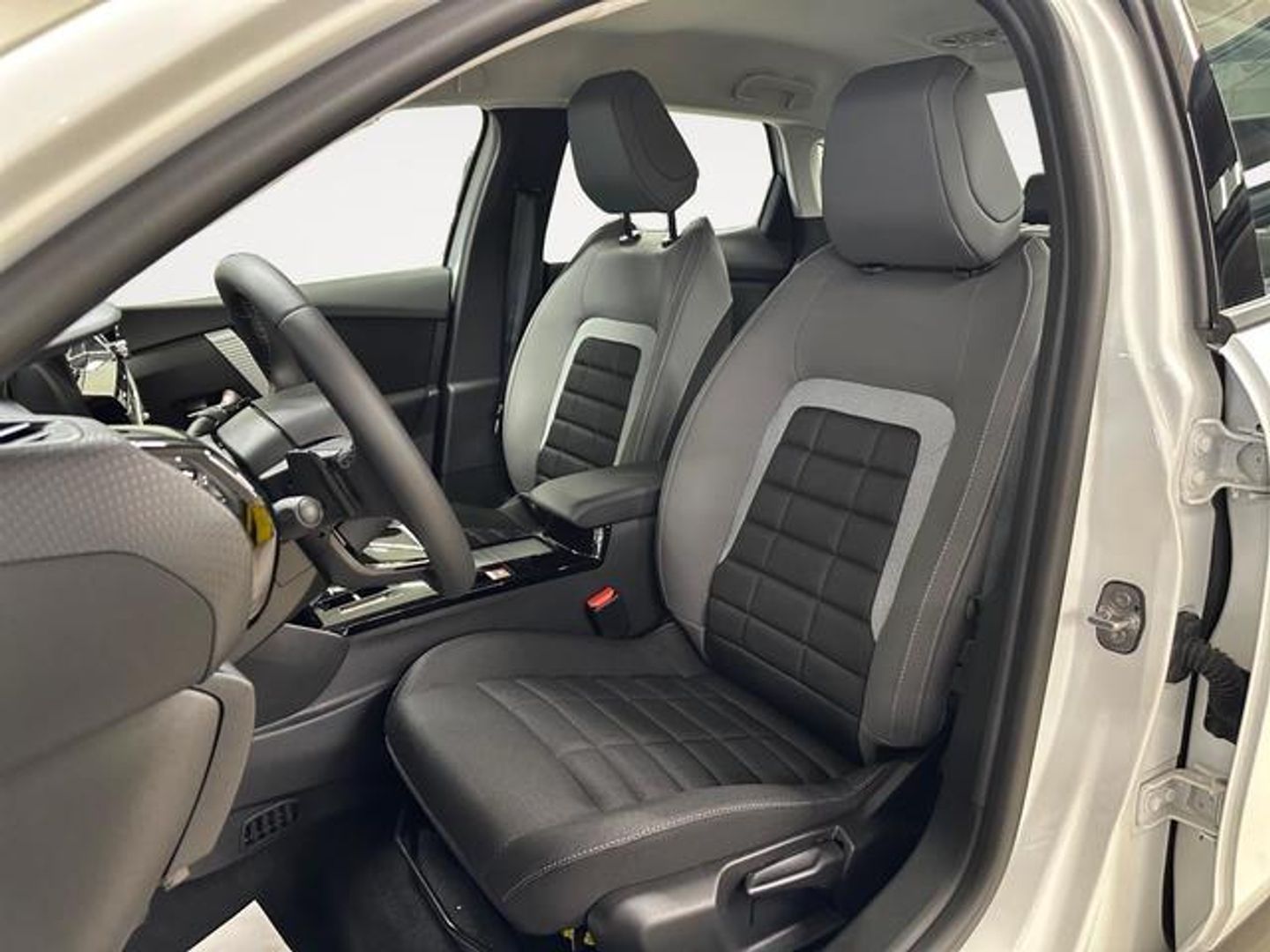 Citroen C4 X Business Edition Hybrid ë-DCS6 107 kW (145 CV)