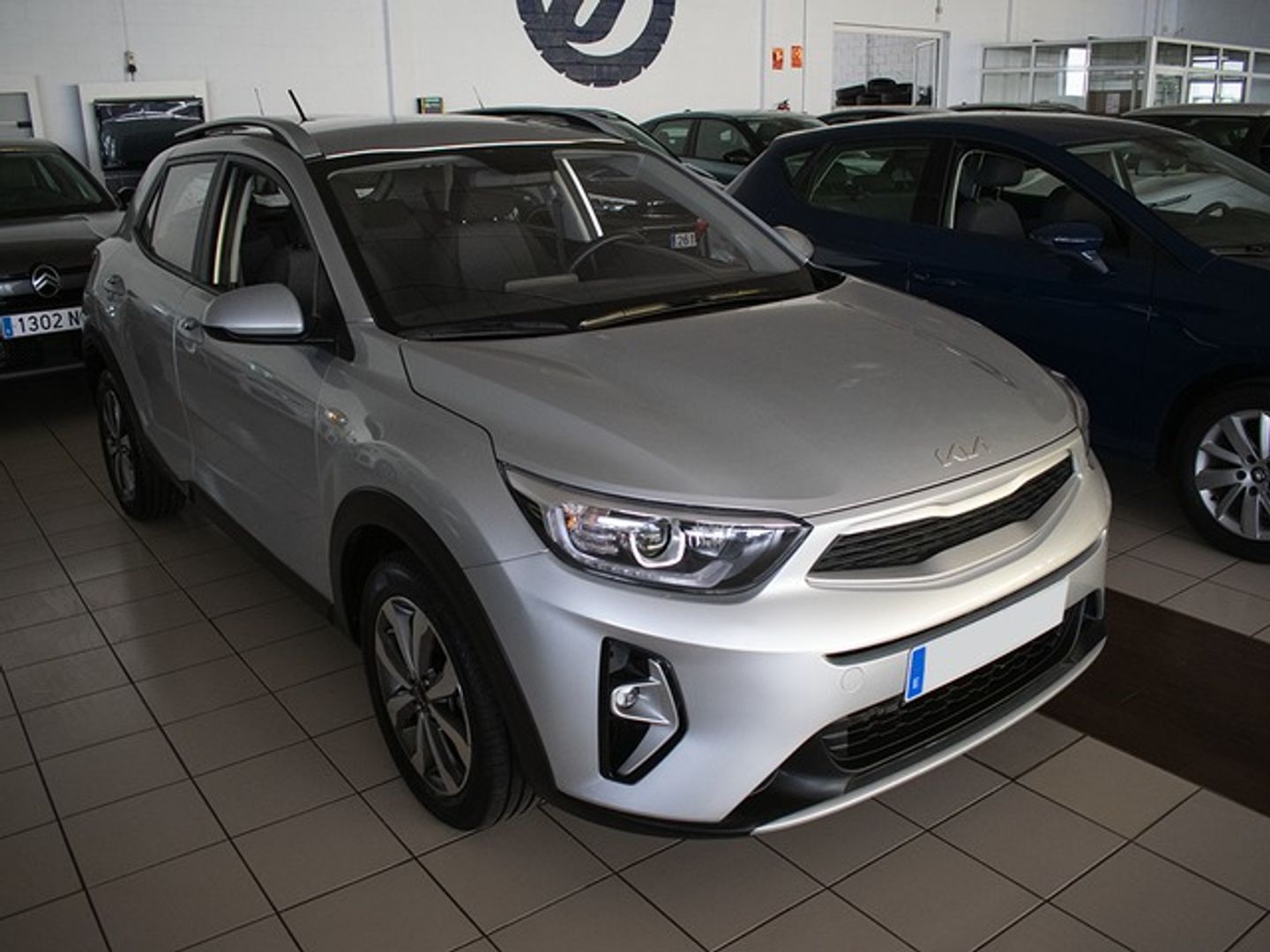 Kia Stonic 1.0 T-GDi MHEV MT Concept 74 kW (100 CV) Gris Plata SUV