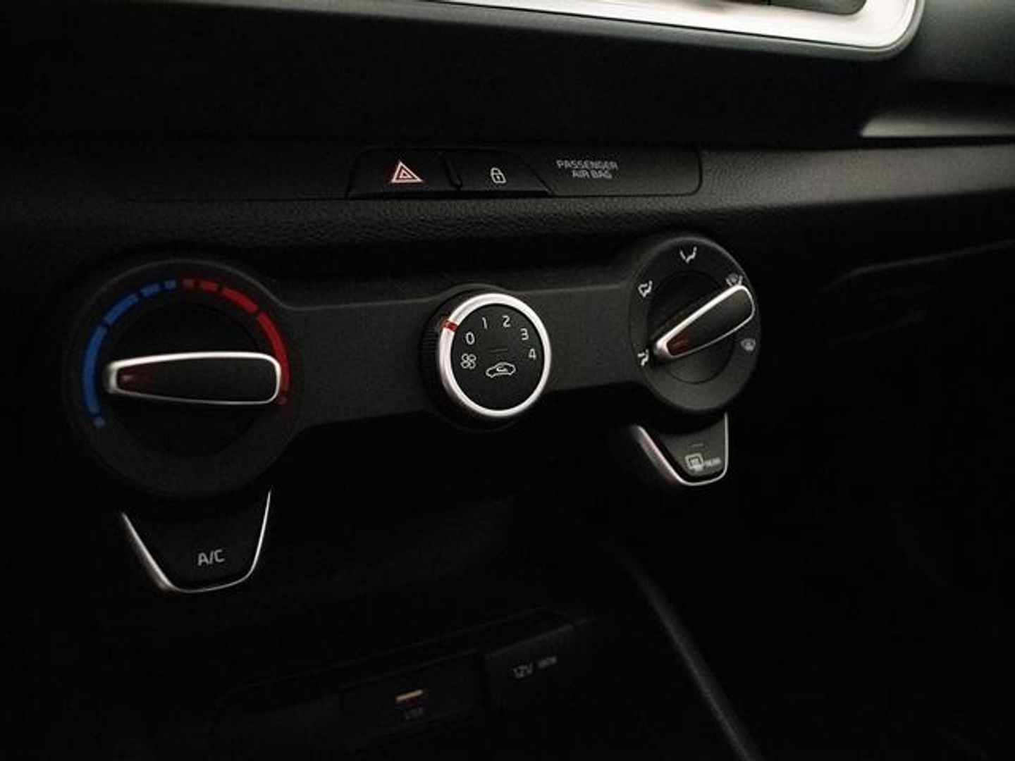 Kia Stonic 1.0 T-GDi MHEV MT Concept 74 kW (100 CV)