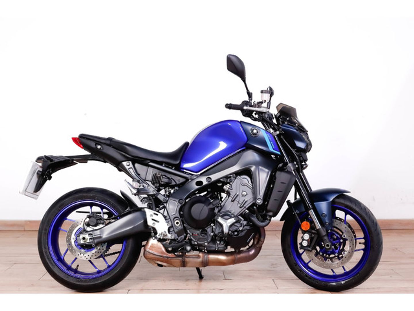 Yamaha MT -09 Azul Motorcycle