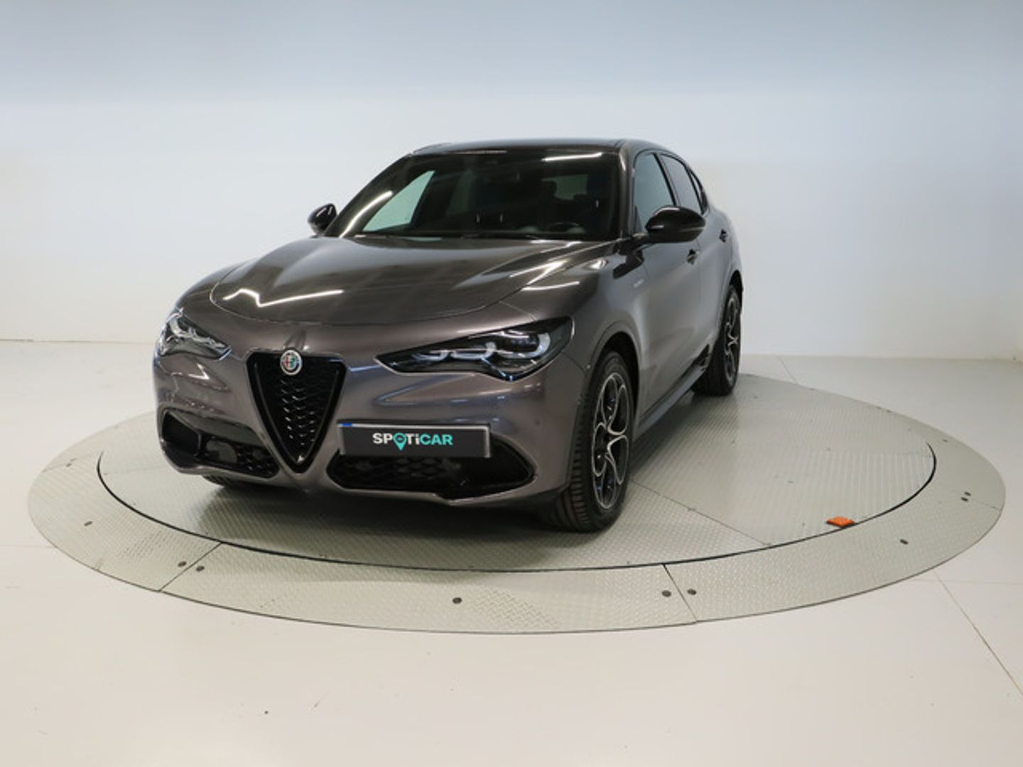 Alfa Romeo Stelvio 2.2 Diésel Veloce Q4 Auto 154 kW (210 CV) Gris oscuro All Terrain / Pick-up