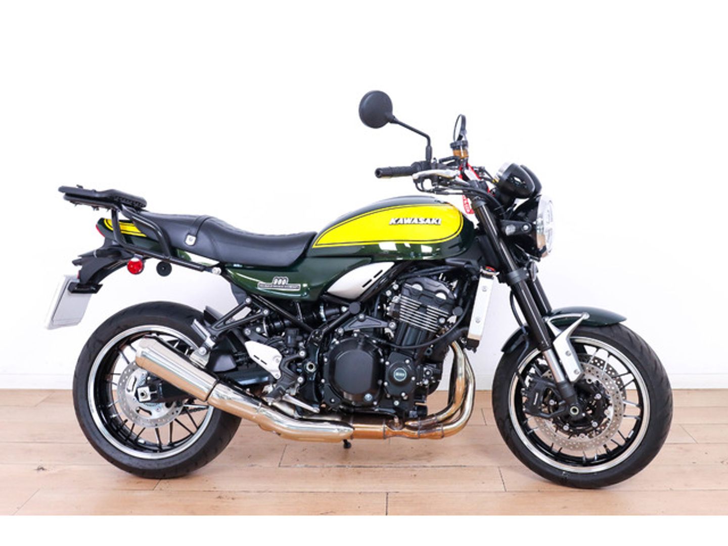 Kawasaki Z900RS Negro Motorcycle