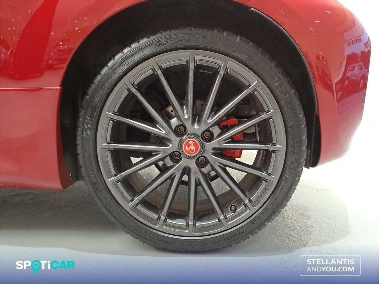 Abarth 500 1.4 16v T-Jet 695 132 kW (180 CV)