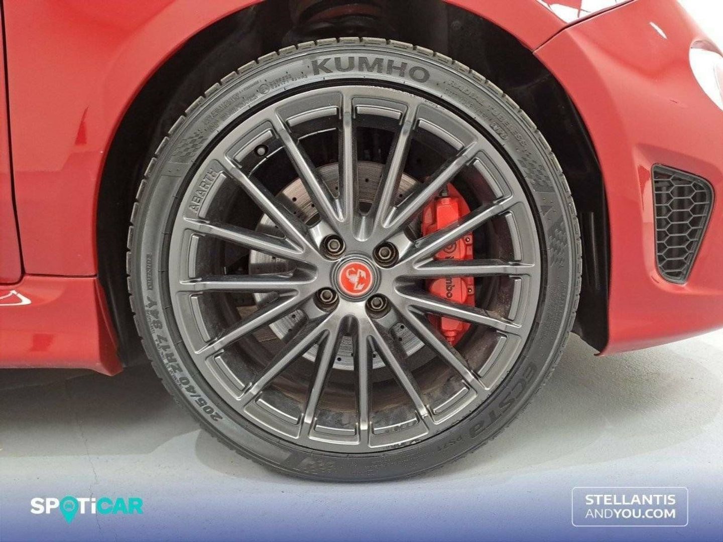 Abarth 500 1.4 16v T-Jet 695 132 kW (180 CV)