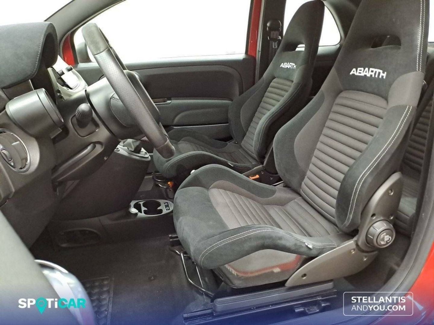 Abarth 500 1.4 16v T-Jet 695 132 kW (180 CV)