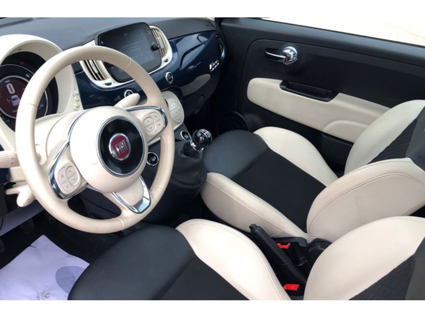Fiat 500 1.0 Hybrid Dolcevita 51 kW (70 CV)