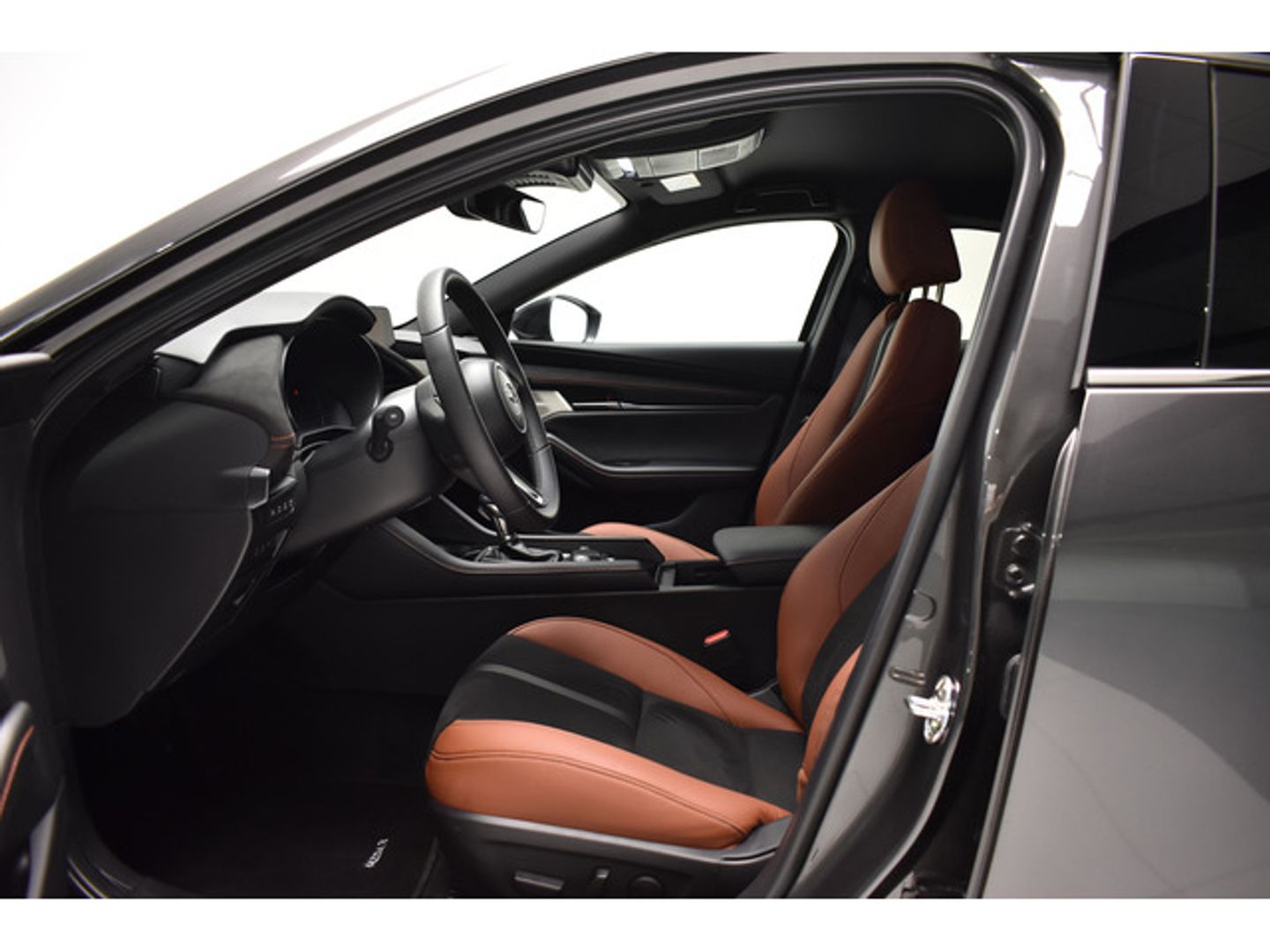 Mazda Mazda 3 2.5L e-SKYACTIV-G MHEV Nagisa 6AT 103 kW (140 CV)