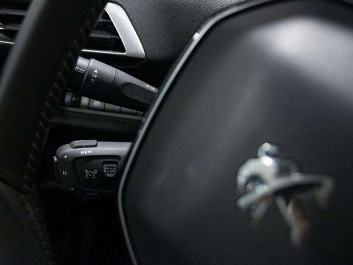 Peugeot 3008 PureTech 130 S&S Allure Pack 96 kW (130 CV)