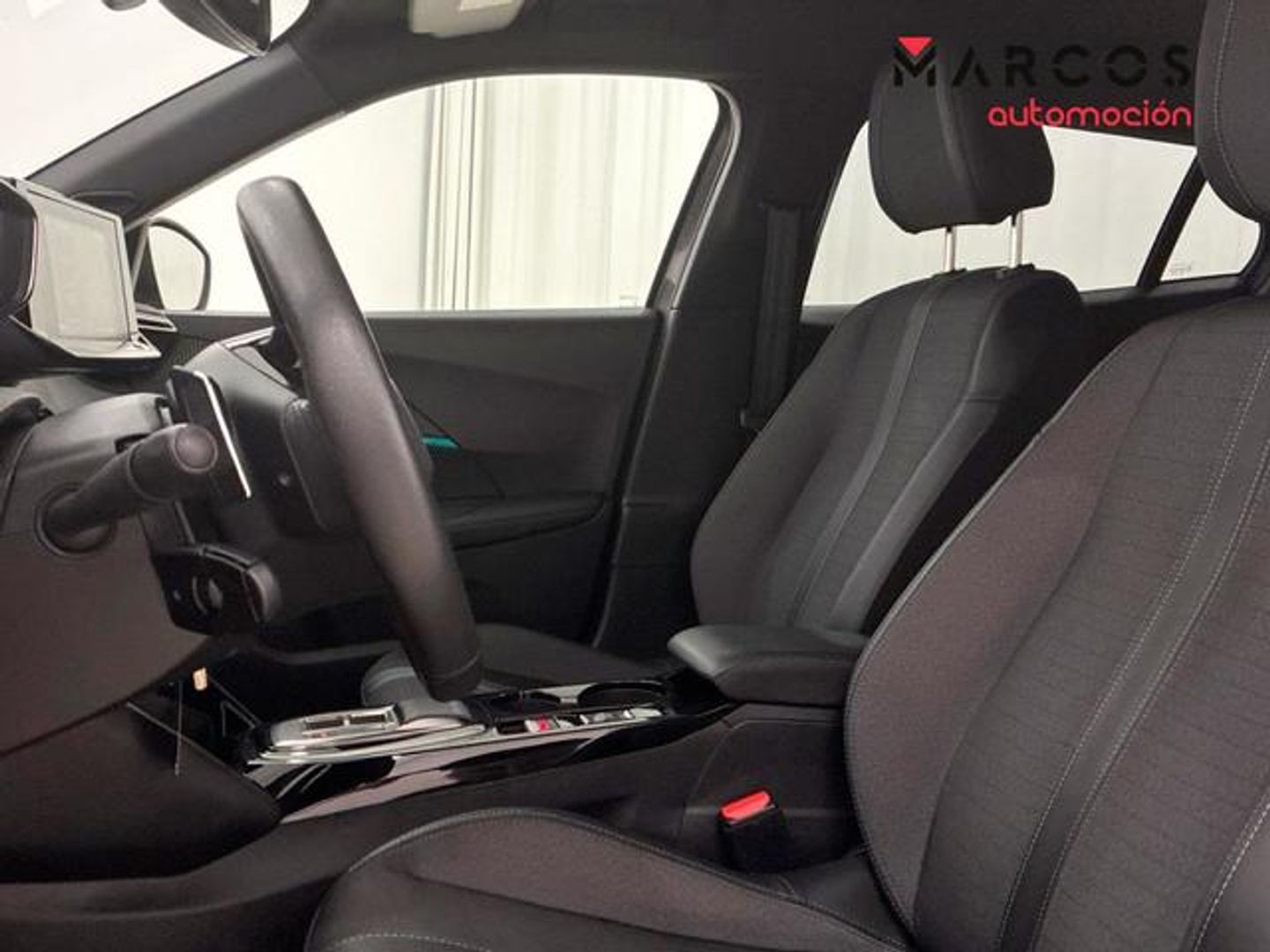 Peugeot 2008 PureTech 130 S&S Allure Pack EAT8 96 kW (130 CV)