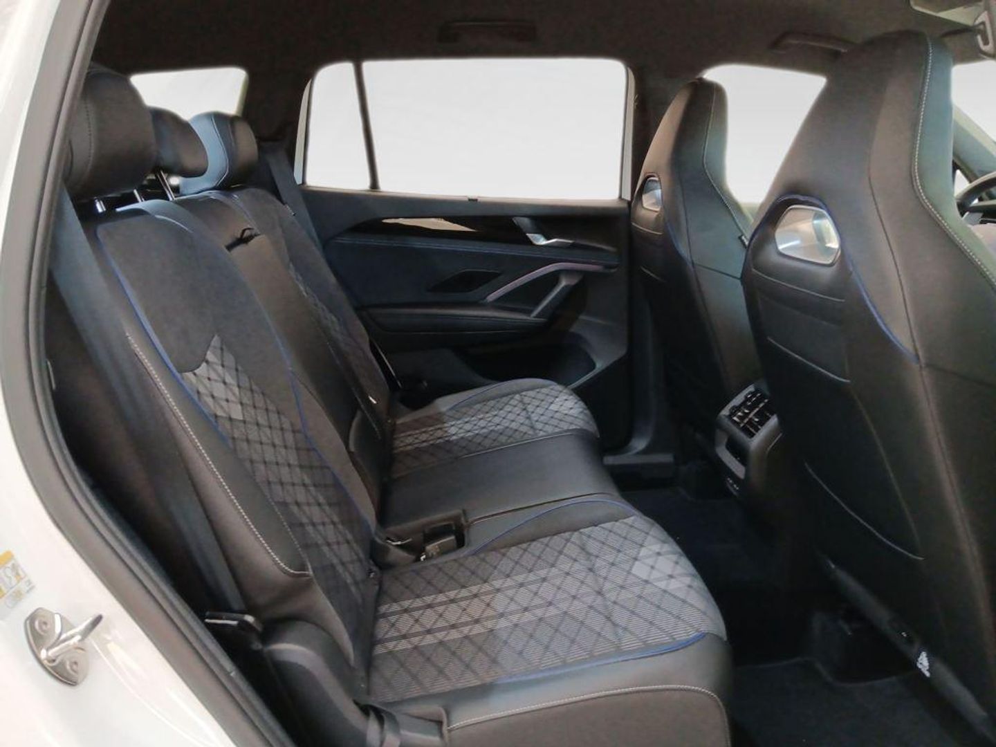 Volkswagen Tayron R-Line 1.5 eTSI 110 kW (150 CV) DSG