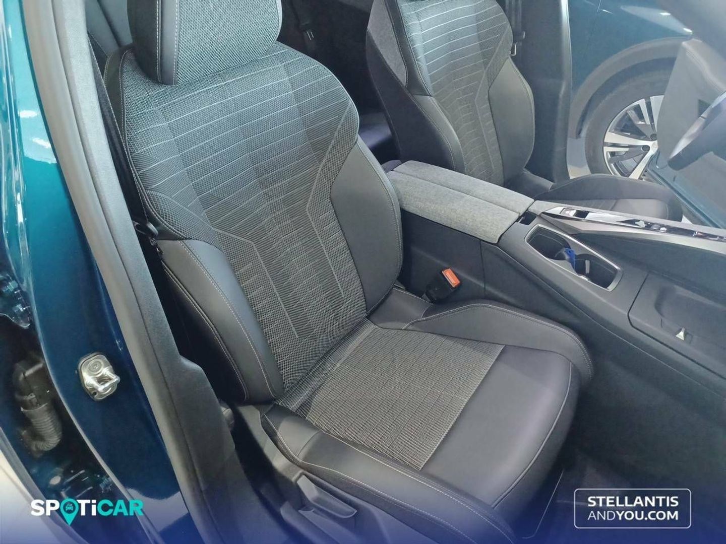 Peugeot 3008 Allure Hybrid eDCS6 100 kW (136 CV)